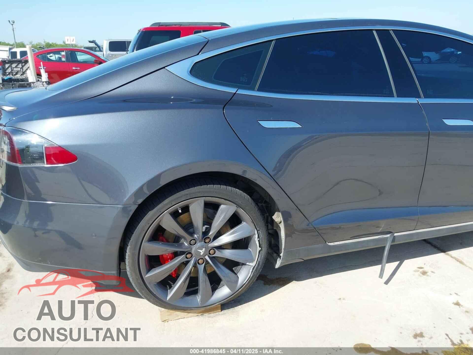 TESLA MODEL S 2015 - 5YJSA1E41FF104093