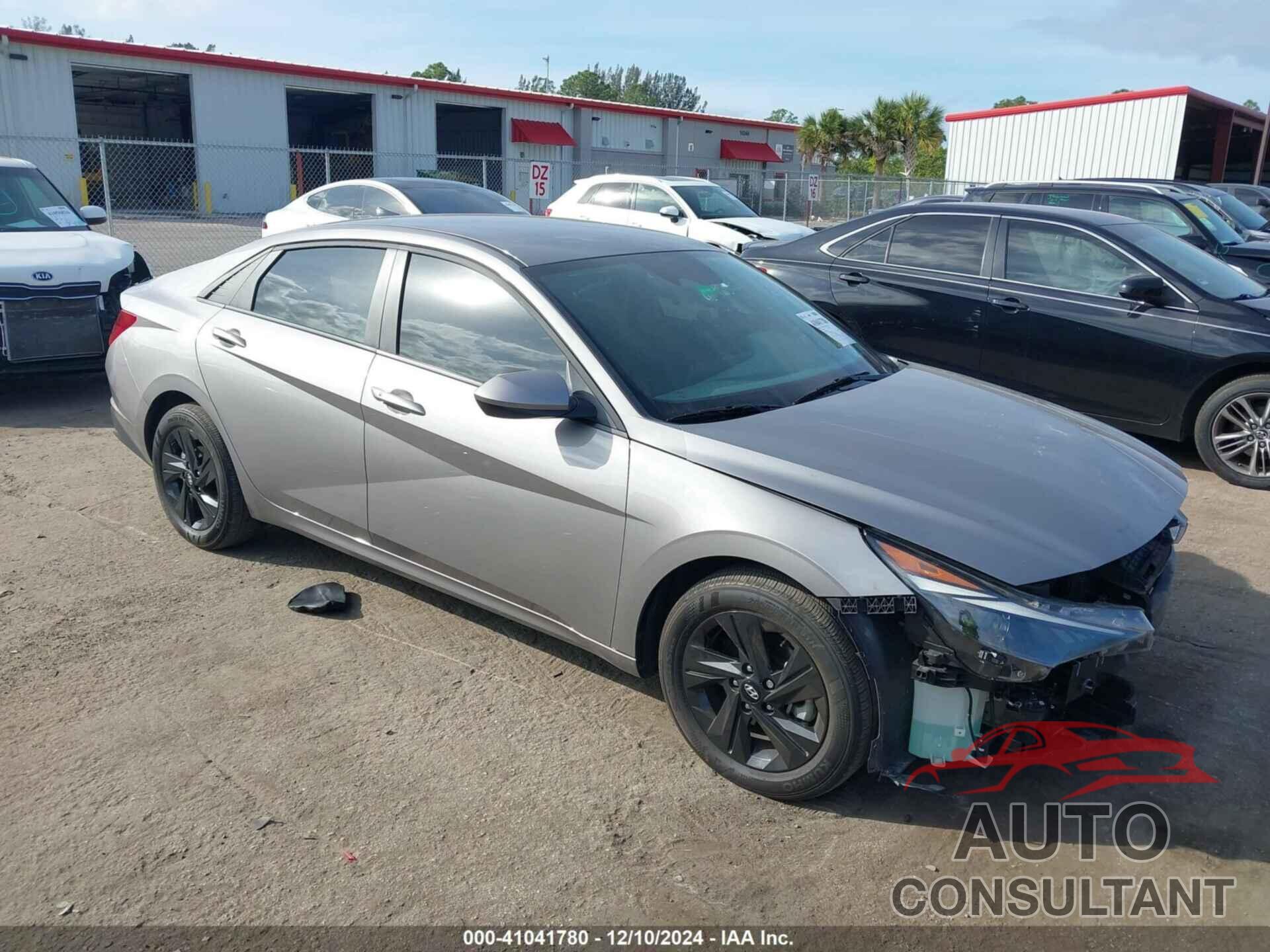 HYUNDAI ELANTRA 2023 - KMHLM4AG8PU551733