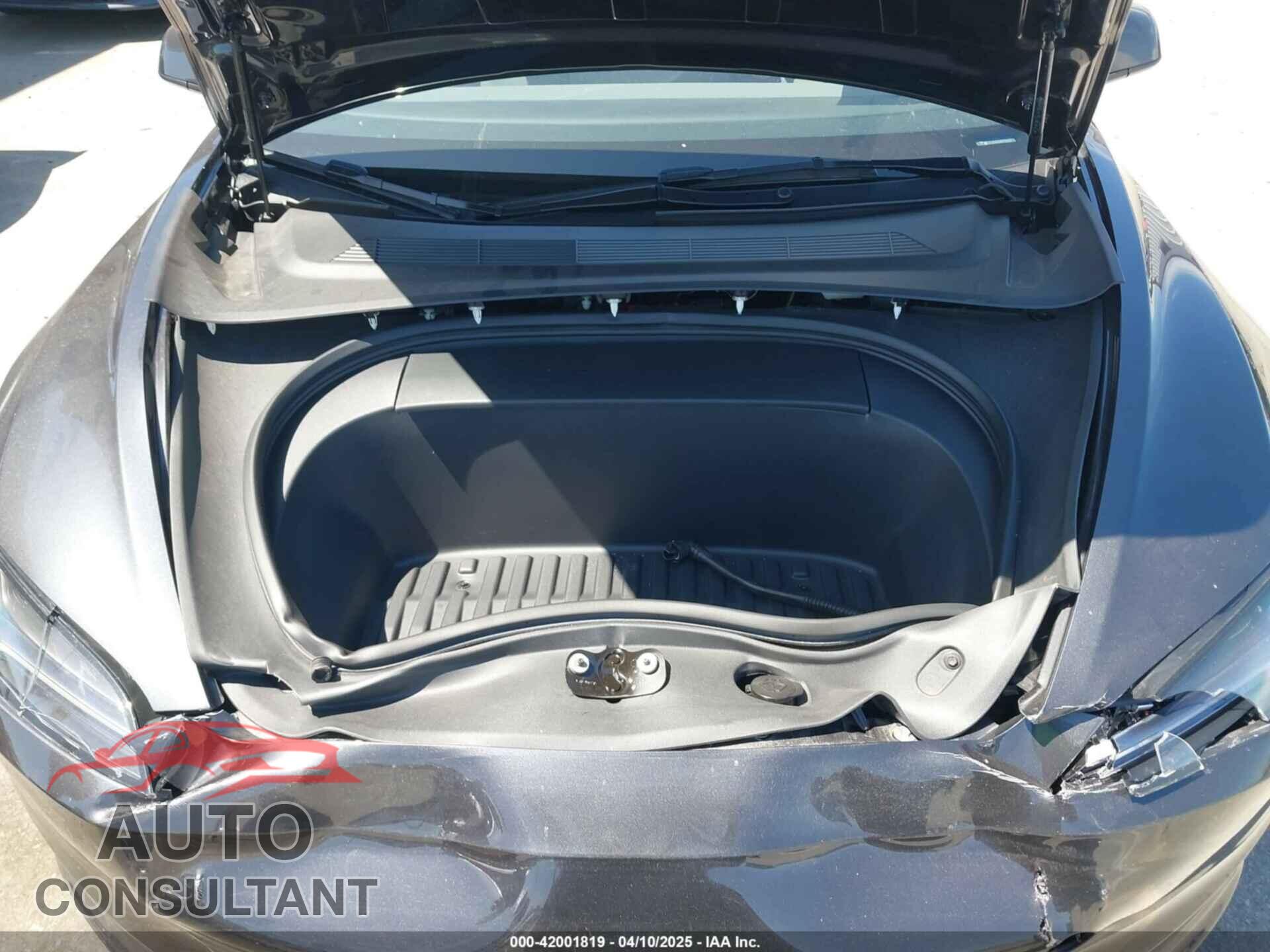 TESLA MODEL 3 2024 - 5YJ3E1EA2RF726012