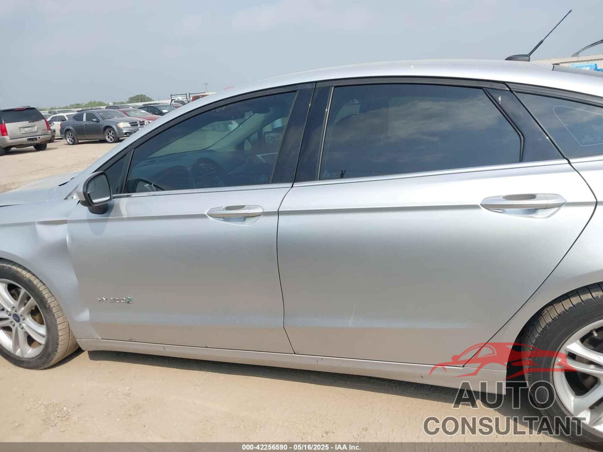 FORD FUSION HYBRID 2018 - 3FA6P0LU1JR157595