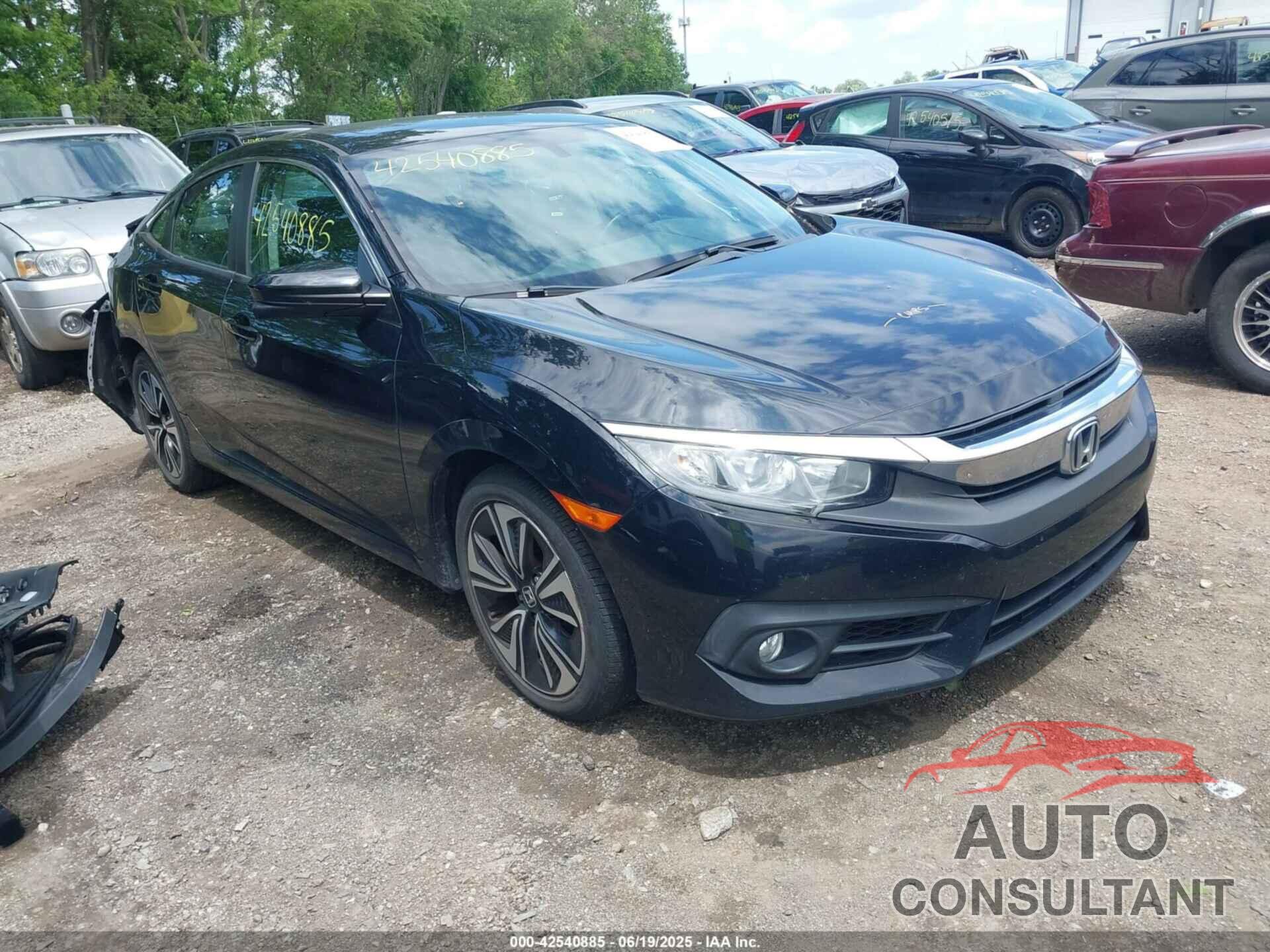 HONDA CIVIC 2018 - 19XFC1E33JE003316