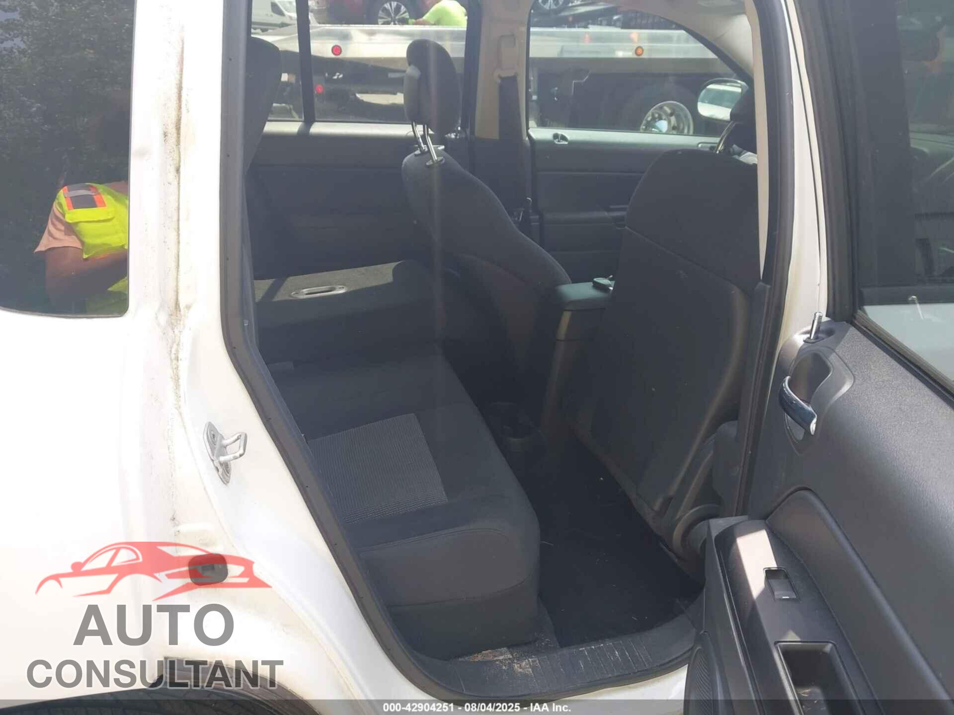 JEEP COMPASS 2011 - 1J4NT1FA0BD290619