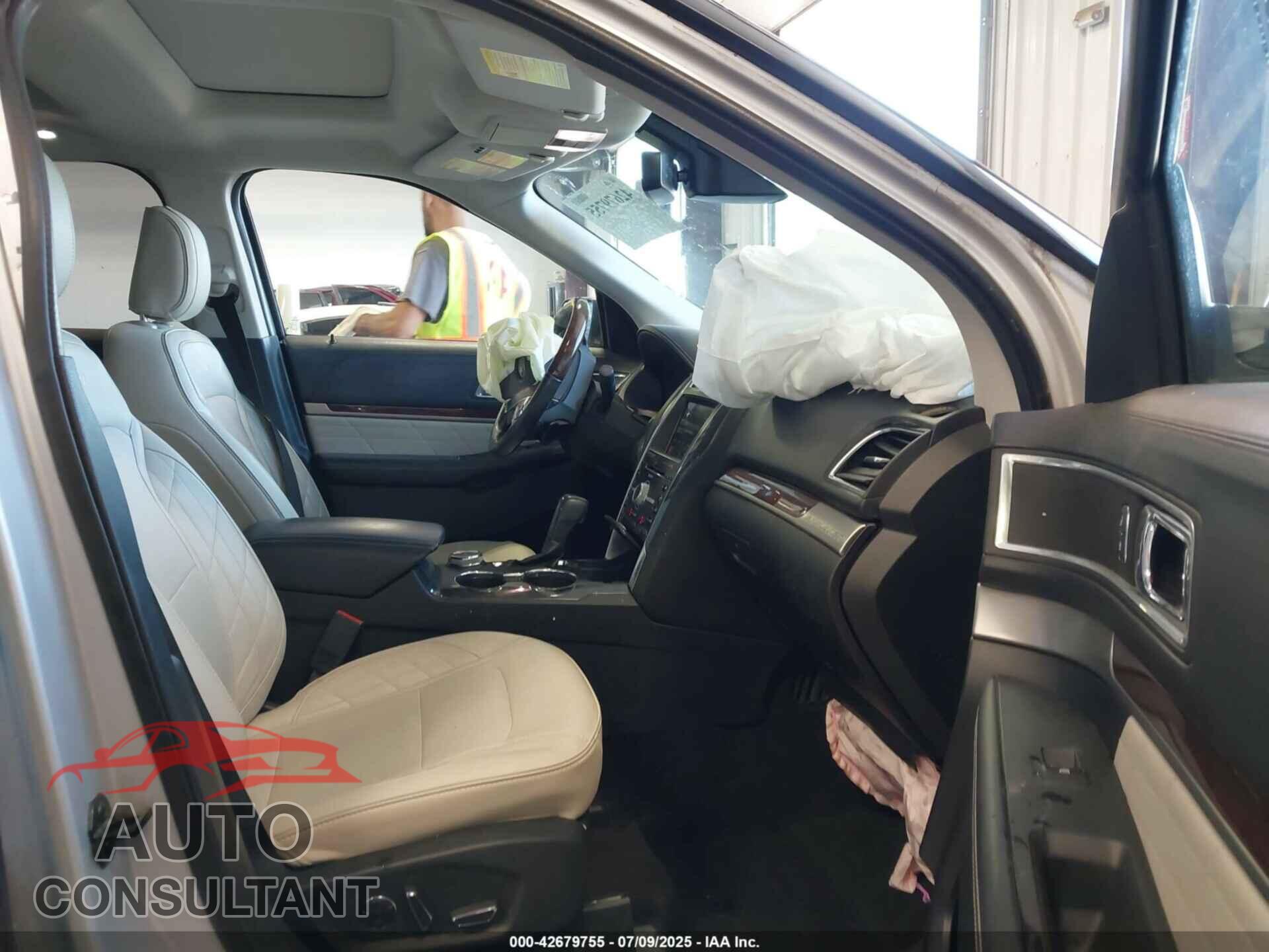 FORD EXPLORER 2018 - 1FM5K8HT1JGB31021