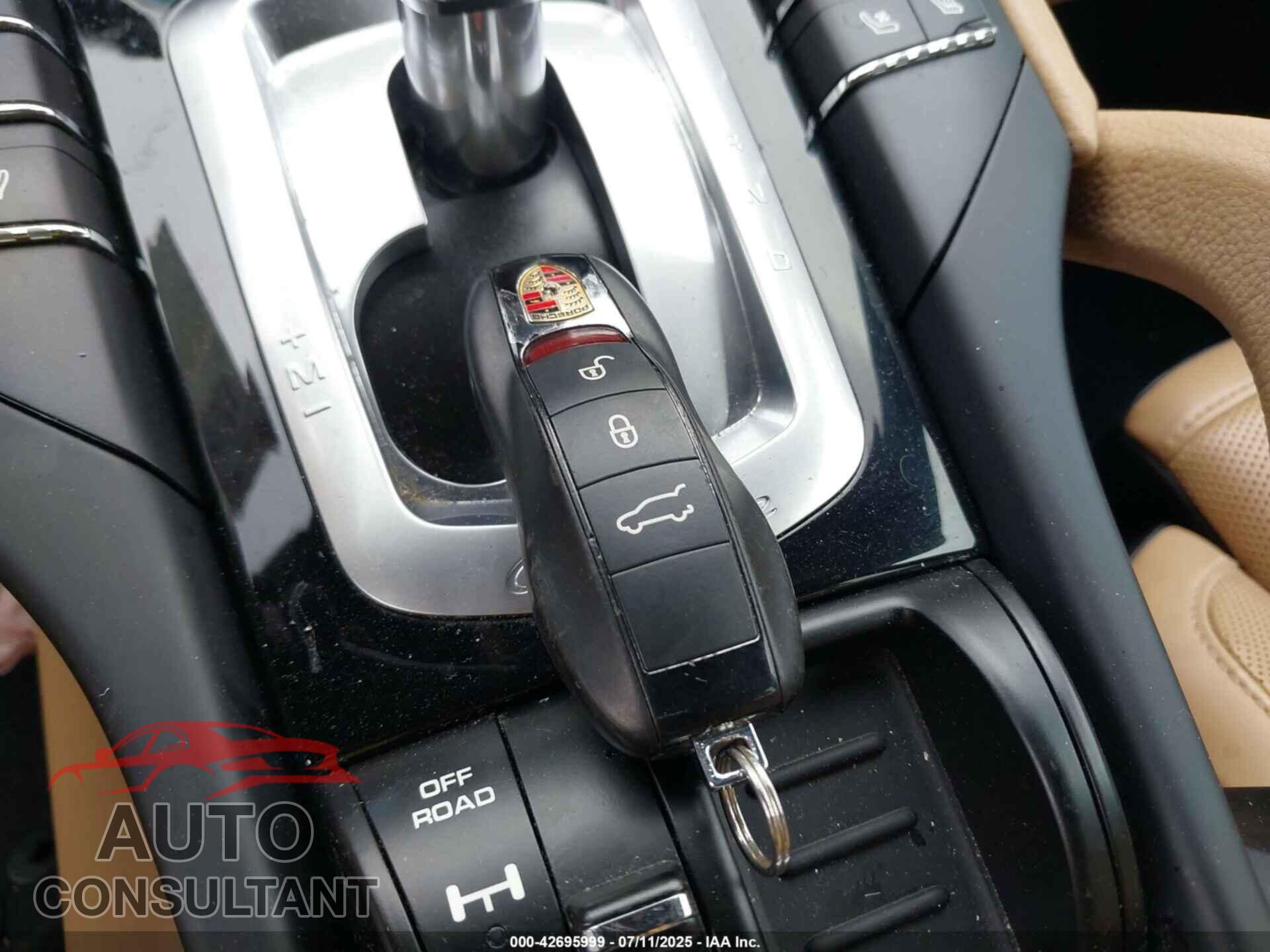 PORSCHE CAYENNE 2017 - WP1AA2A25HKA88944