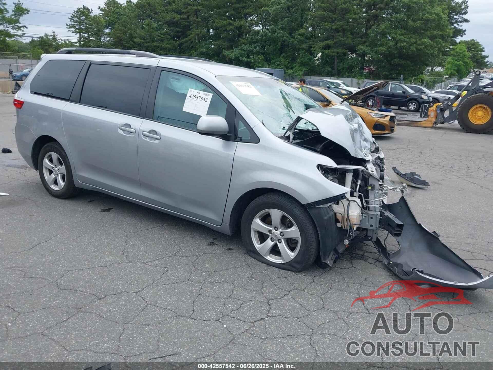TOYOTA SIENNA 2015 - 5TDKK3DC6FS688844