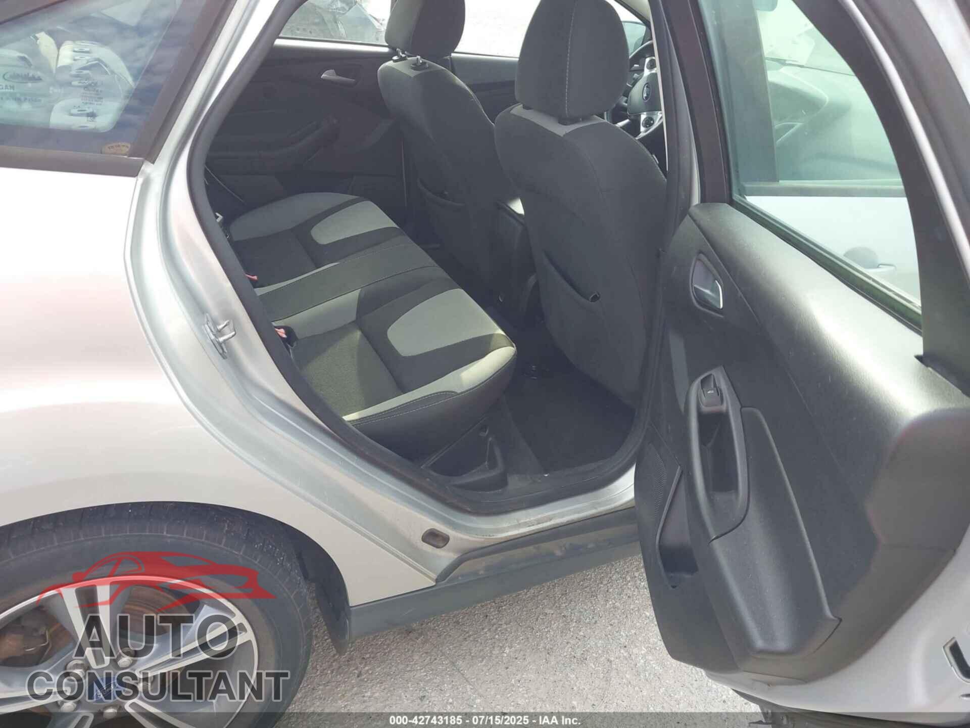 FORD FOCUS 2014 - 1FADP3F21EL463106