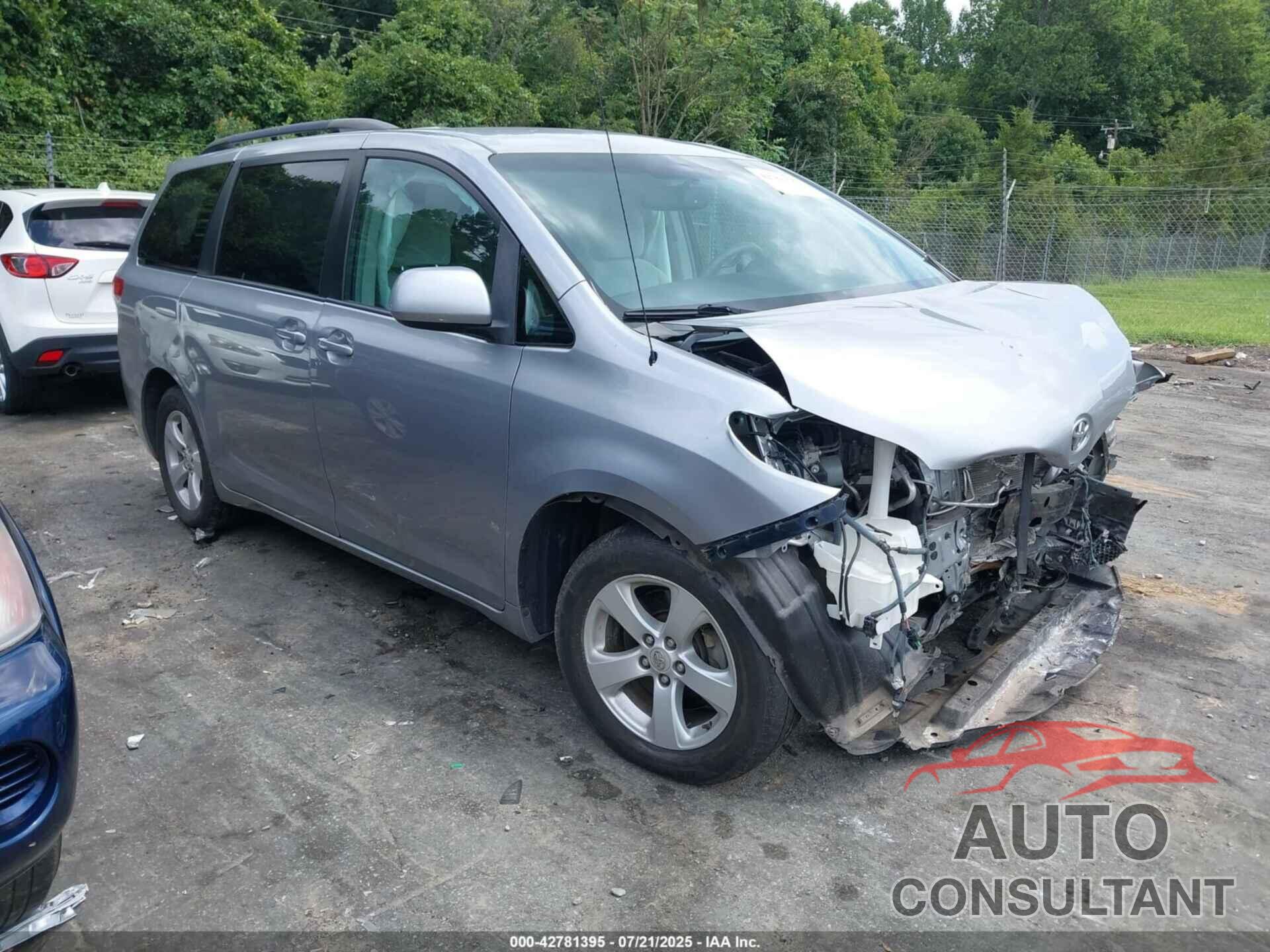 TOYOTA SIENNA 2011 - 5TDKK3DC6BS023825