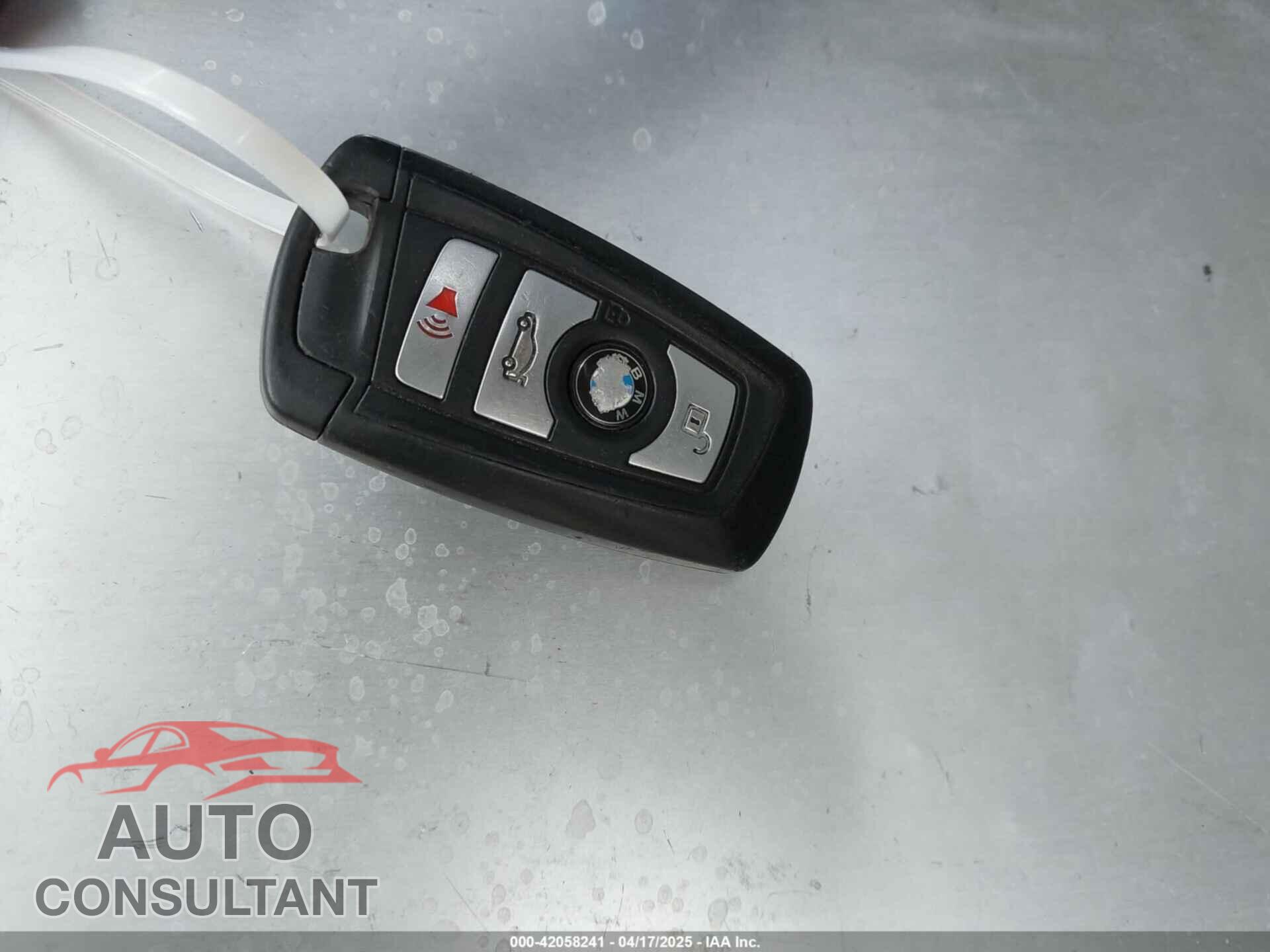 BMW 320I 2016 - WBA8E1G52GNU11325