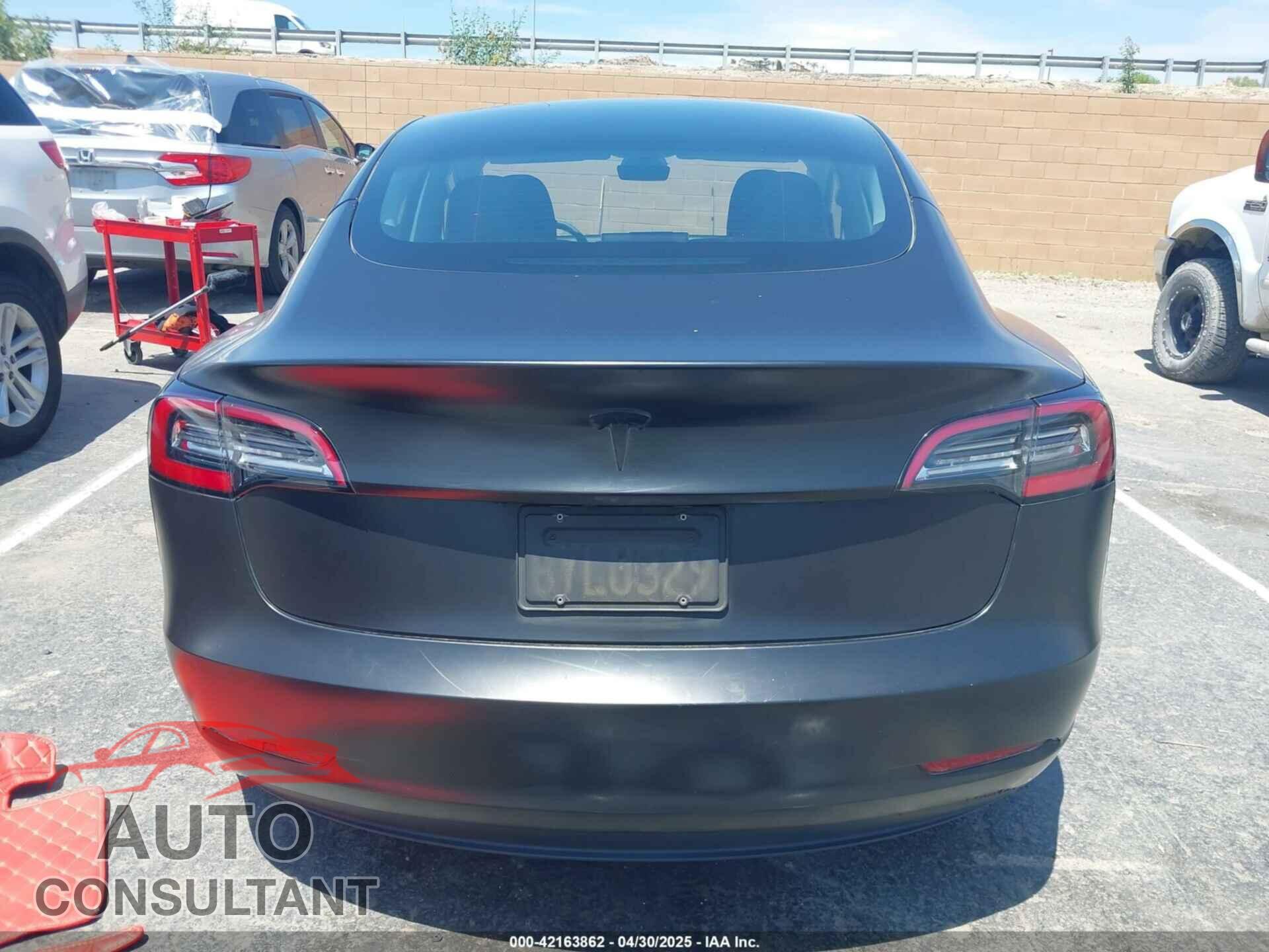 TESLA MODEL 3 2021 - 5YJ3E1EA1MF067610