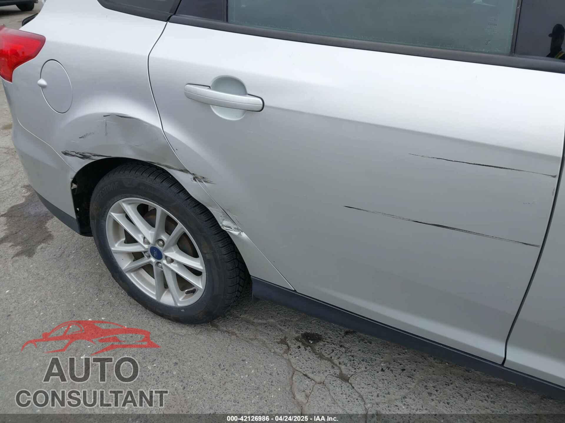 FORD FOCUS 2015 - 1FADP3F21FL218369