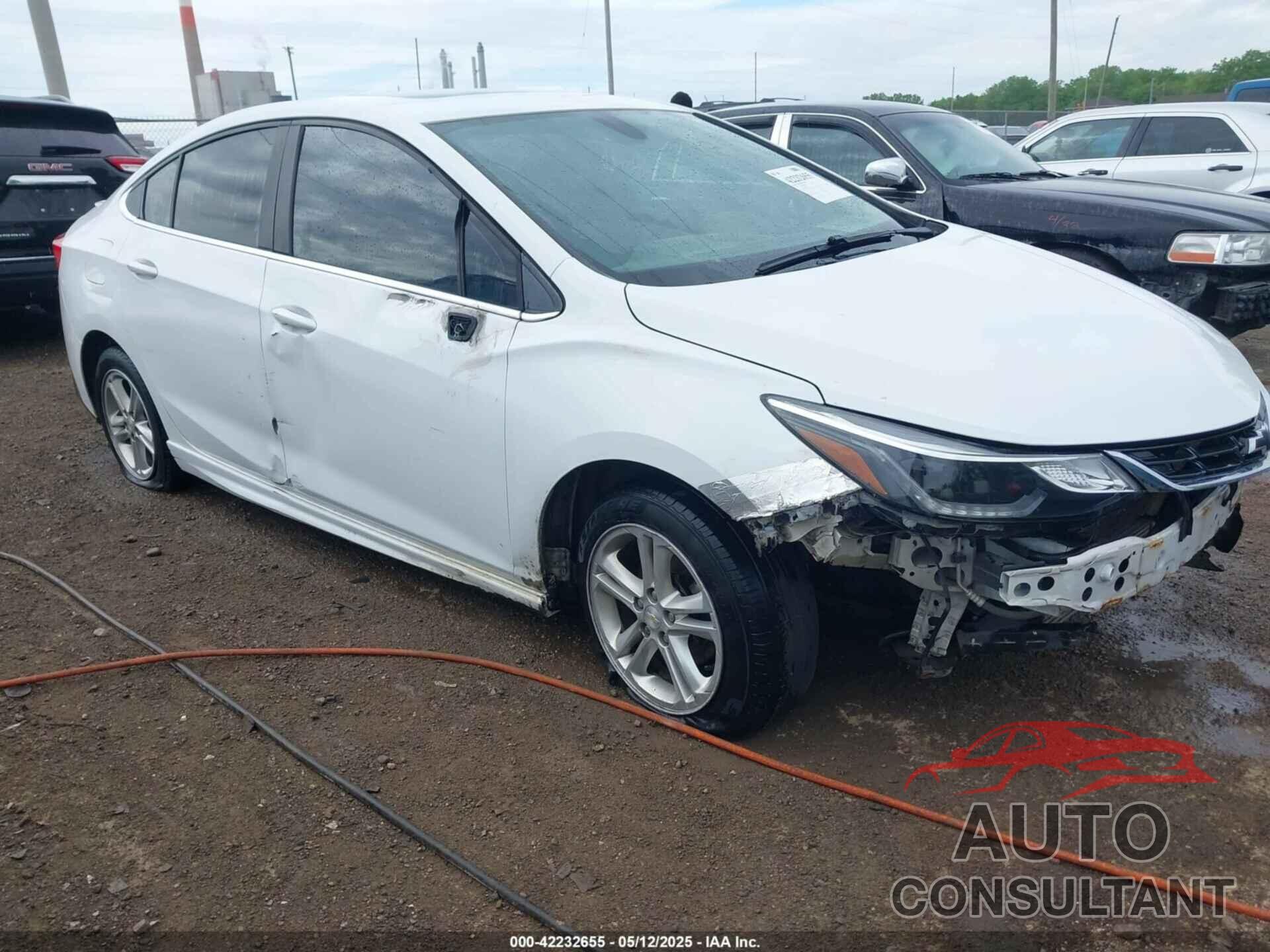 CHEVROLET CRUZE 2017 - 1G1BE5SM6H7209407