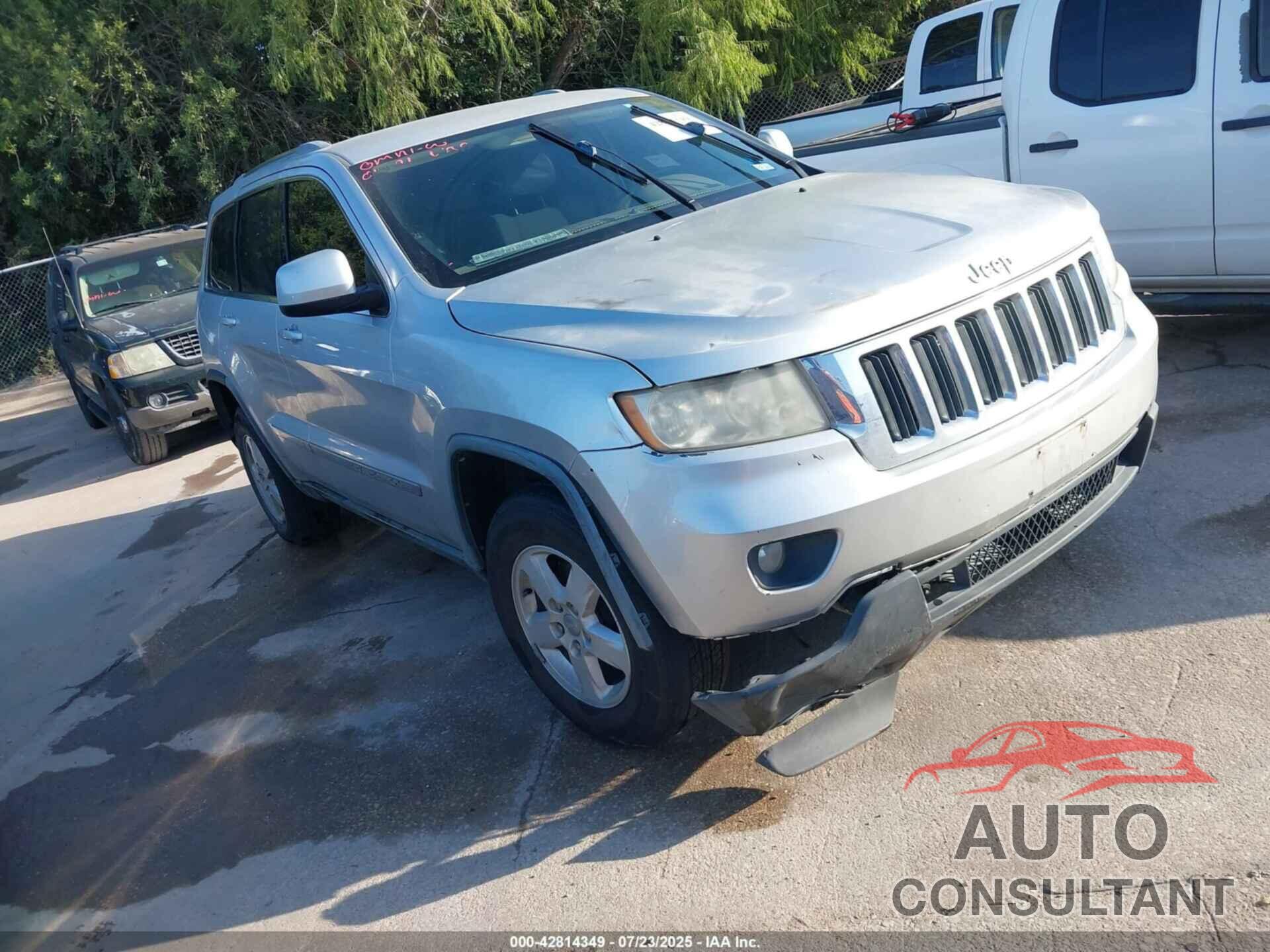 JEEP GRAND CHEROKEE 2011 - 1J4RS4GG3BC681729