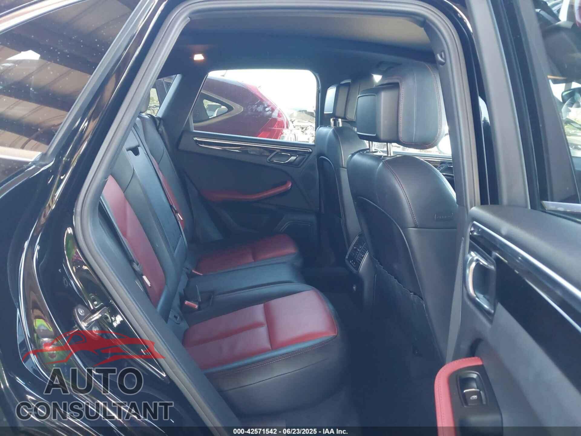 PORSCHE MACAN 2016 - WP1AB2A51GLB51683