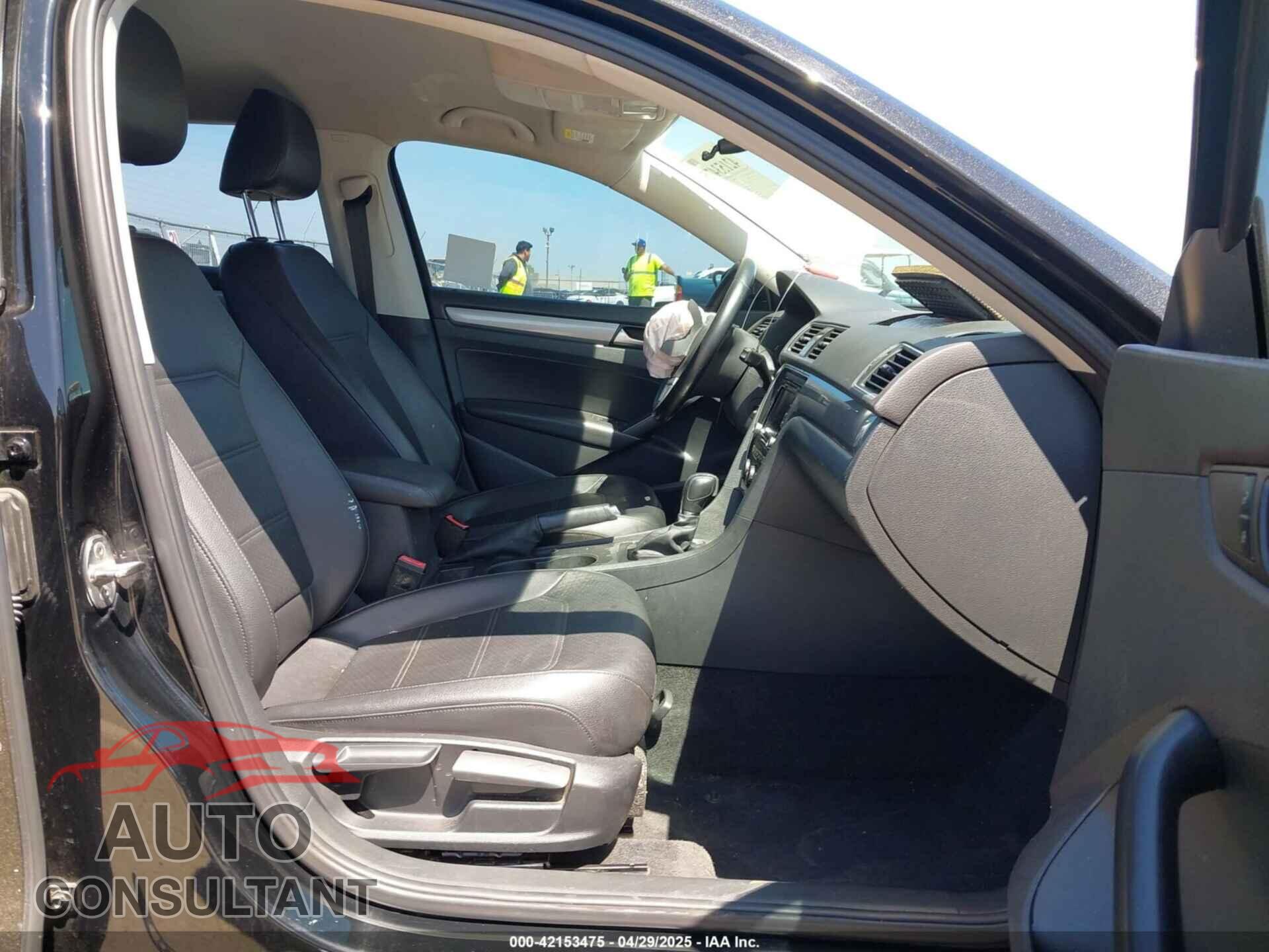 VOLKSWAGEN PASSAT 2015 - 1VWAT7A3XFC107980