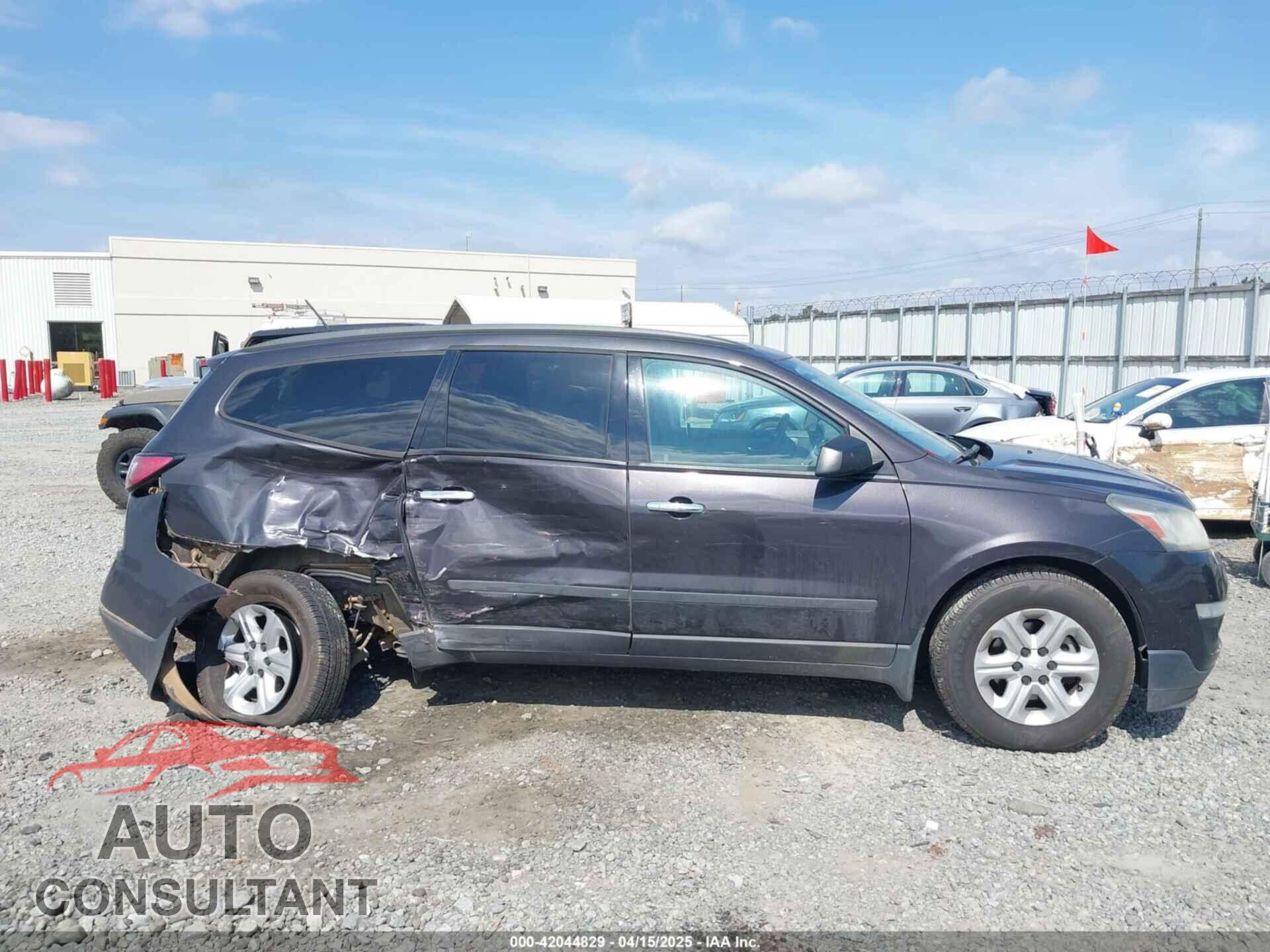 CHEVROLET TRAVERSE 2015 - 1GNKRFKD8FJ381219