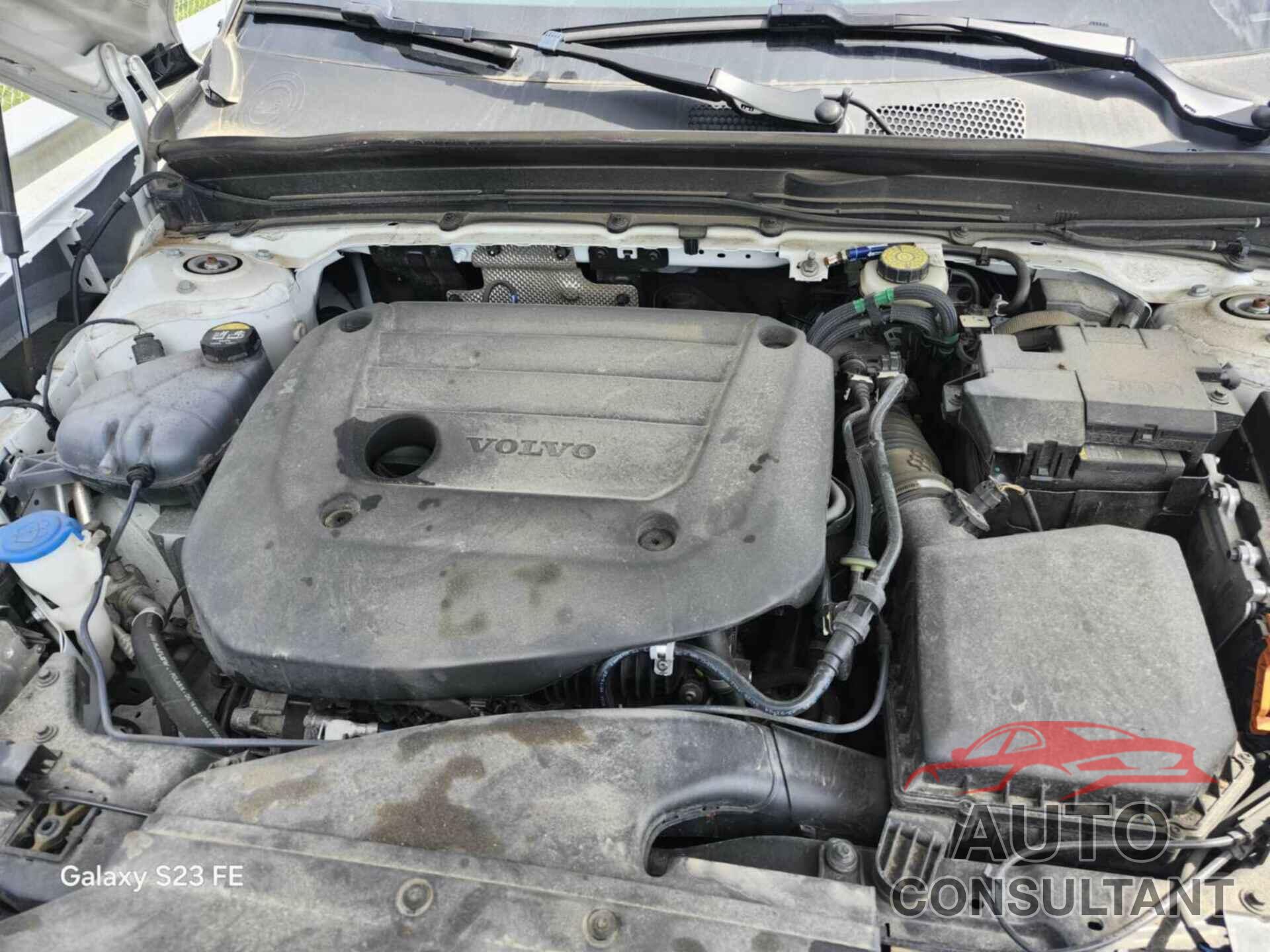 VOLVO XC40 2023 - YV4K92HK1P2058873