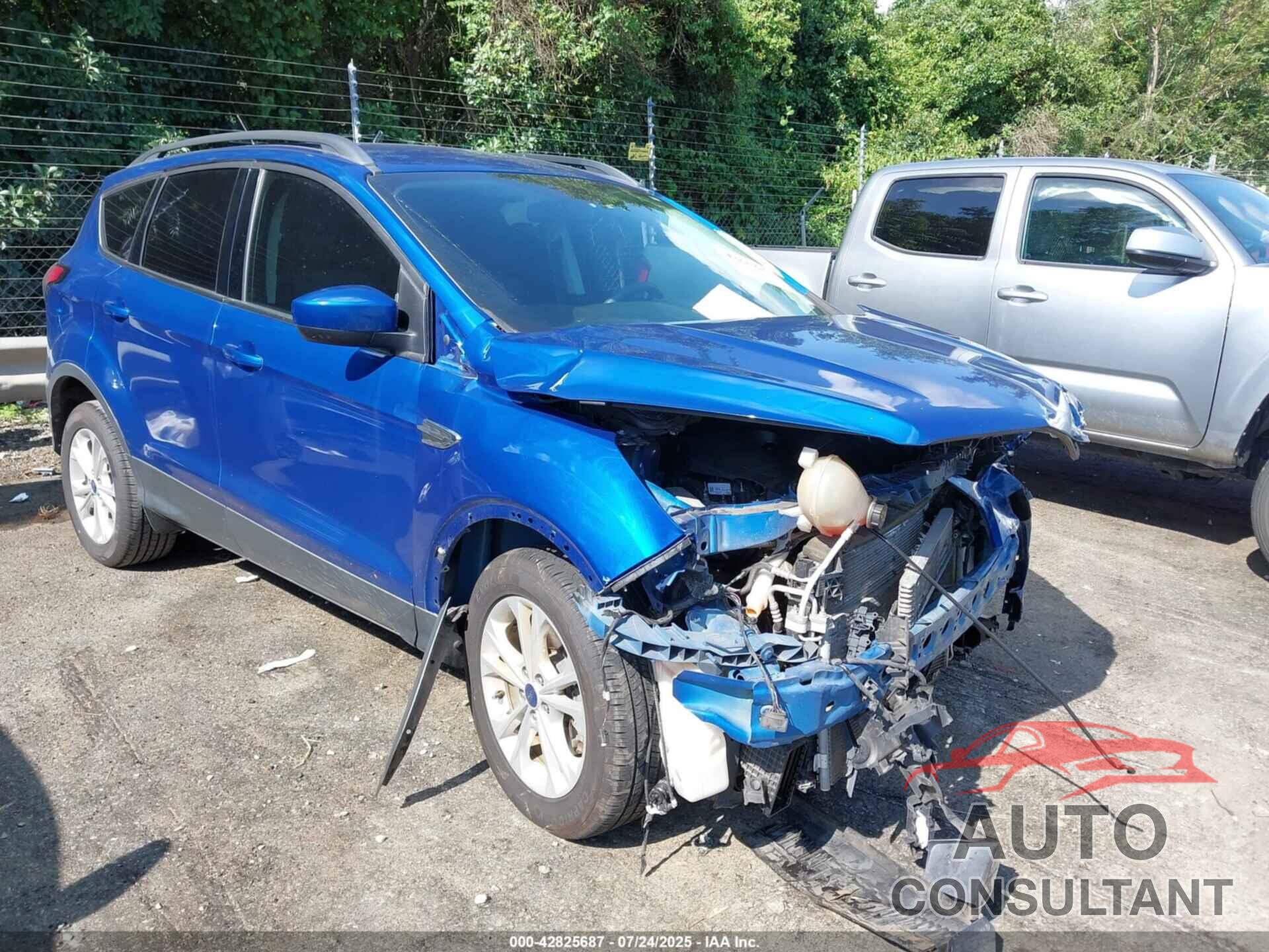 FORD ESCAPE 2017 - 1FMCU0G9XHUB82781