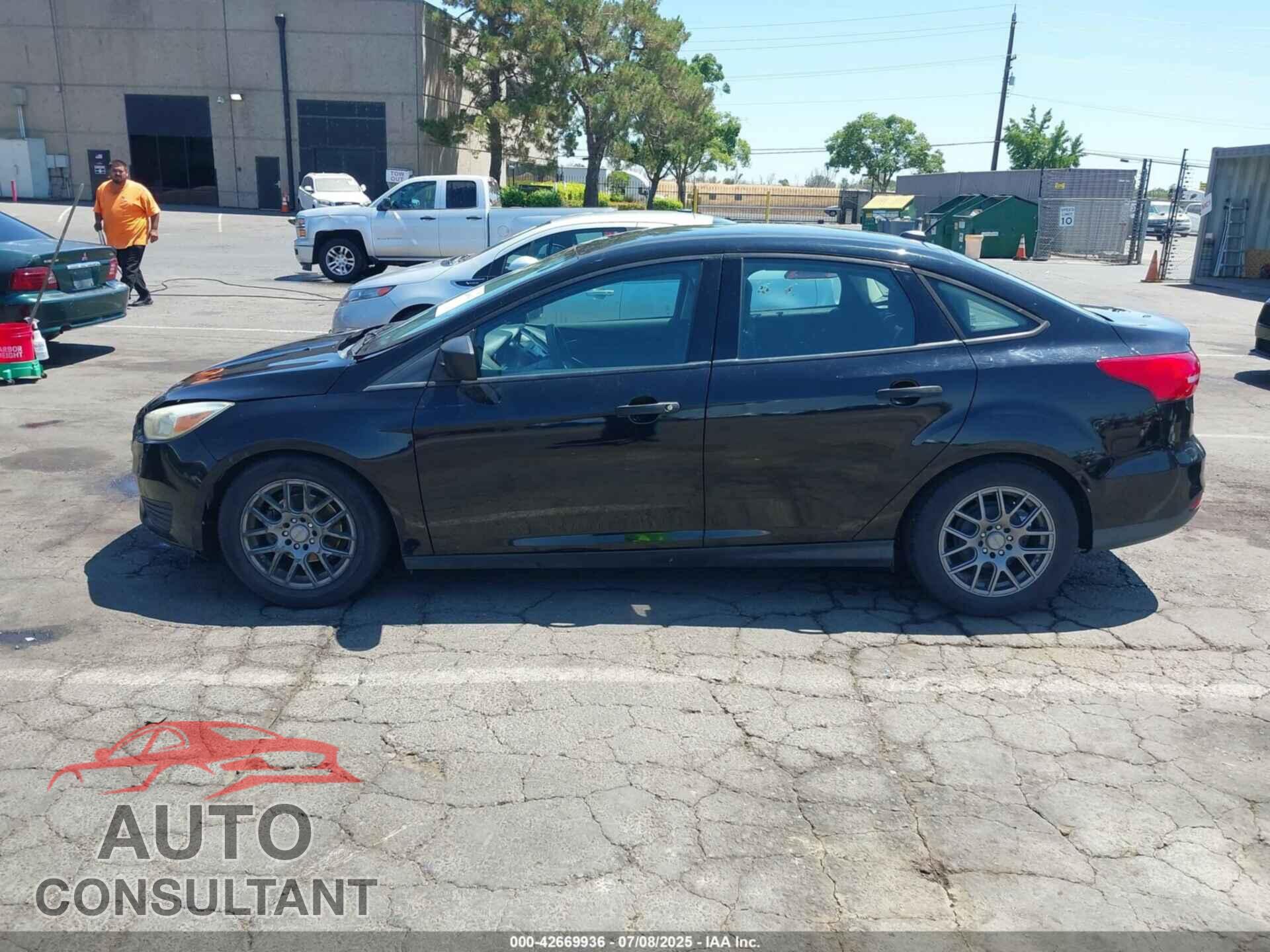 FORD FOCUS 2016 - 1FADP3E23GL401842