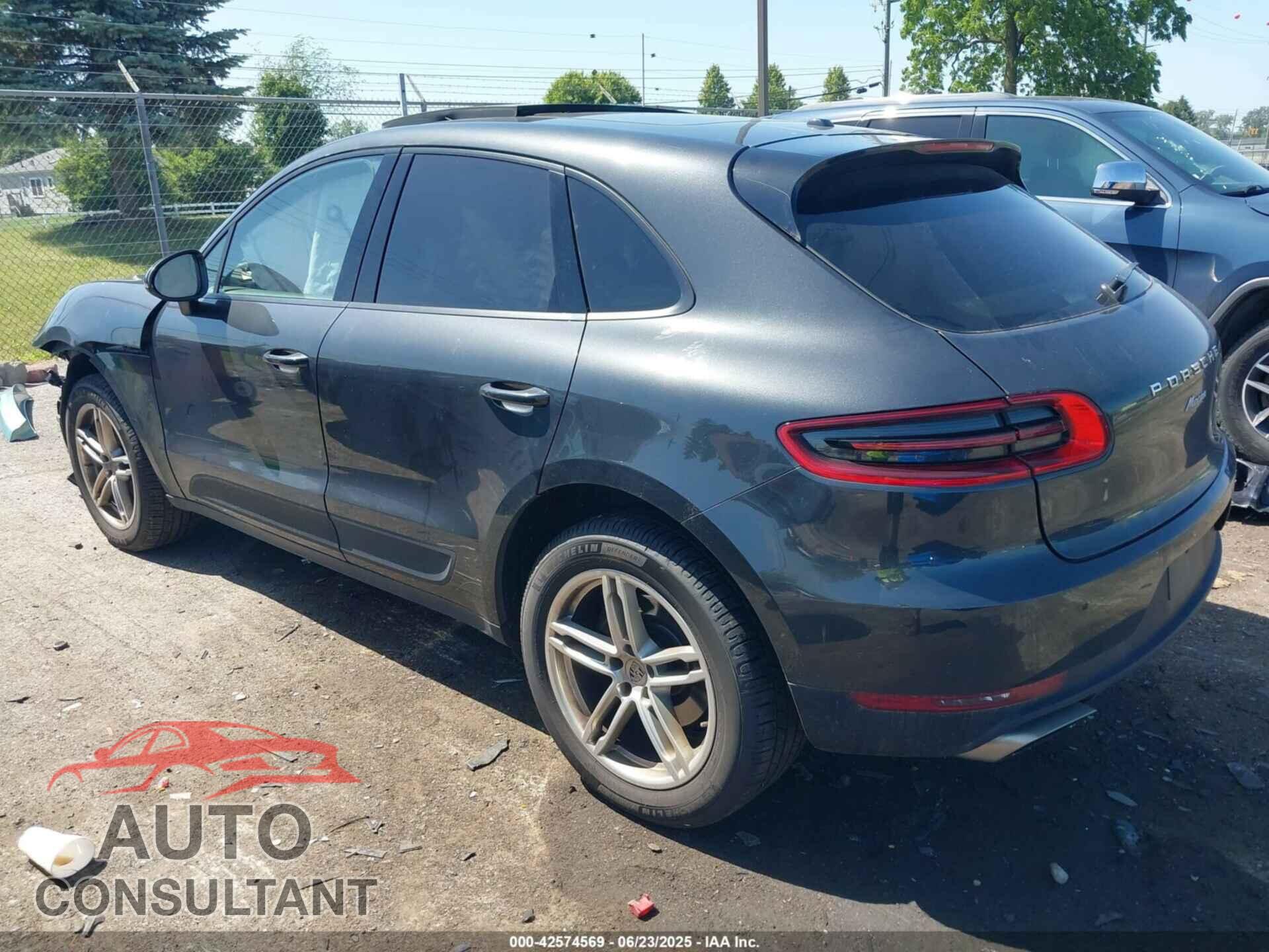 PORSCHE MACAN 2017 - WP1AA2A58HLB01772