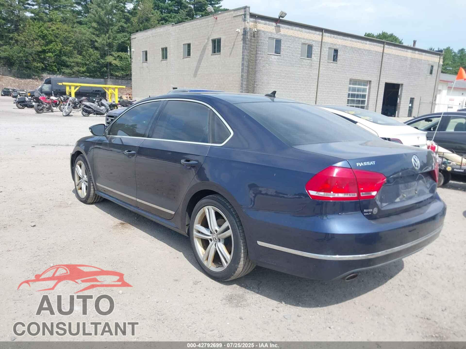 VOLKSWAGEN PASSAT 2012 - 1VWCN7A34CC080922