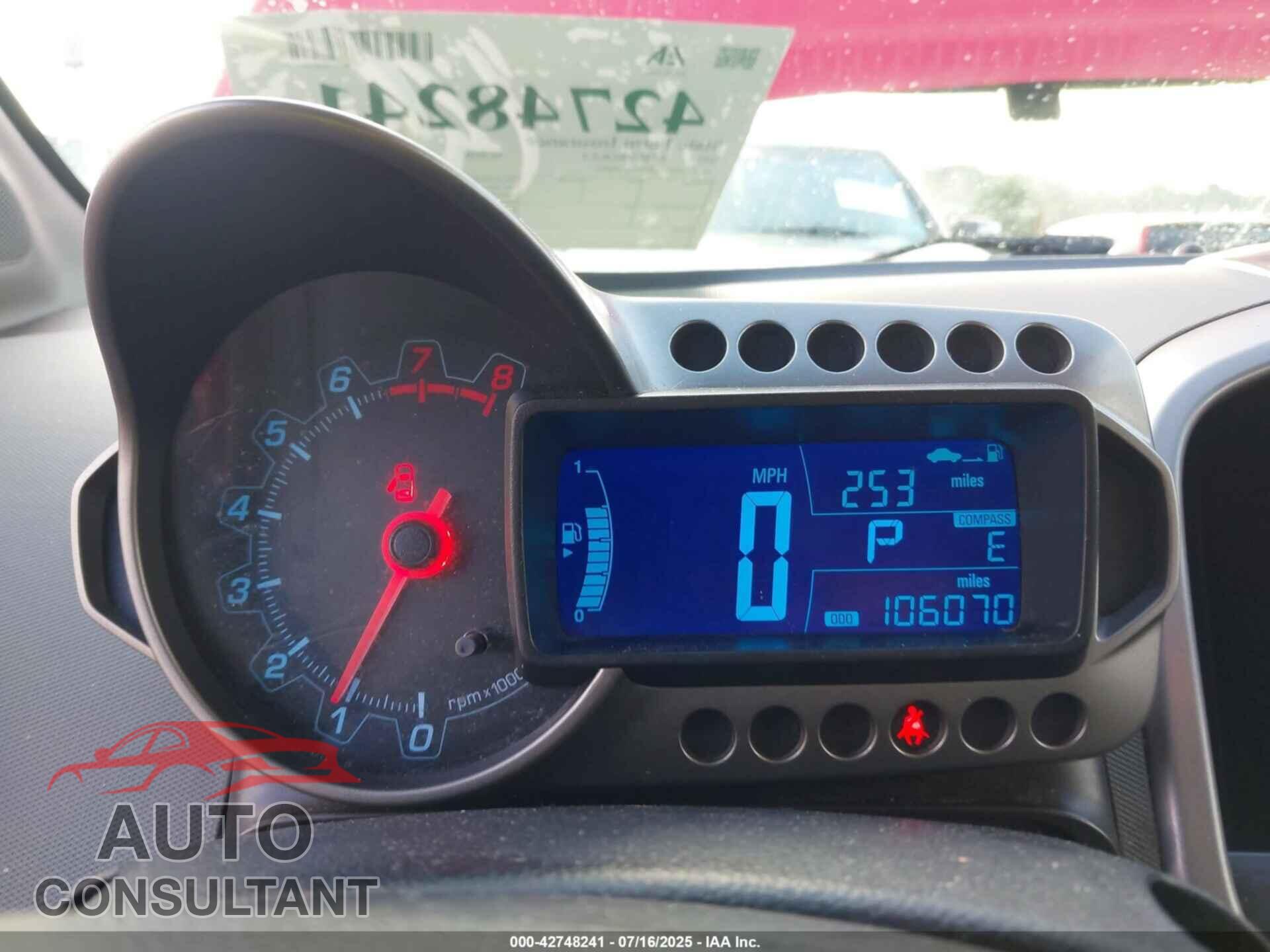 CHEVROLET SONIC 2014 - 1G1JC5SH3E4140001