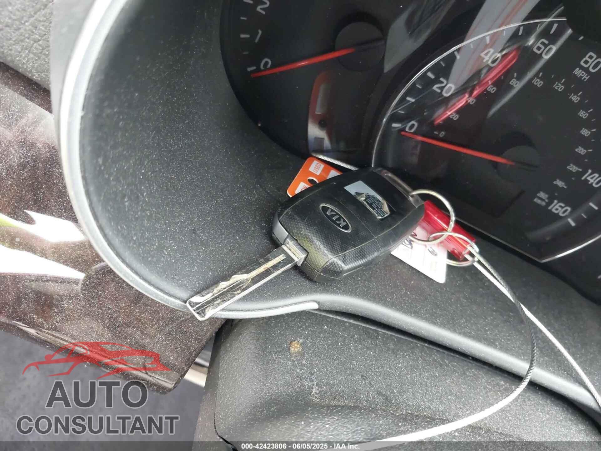 KIA SORENTO 2015 - 5XYKTDA67FG569084