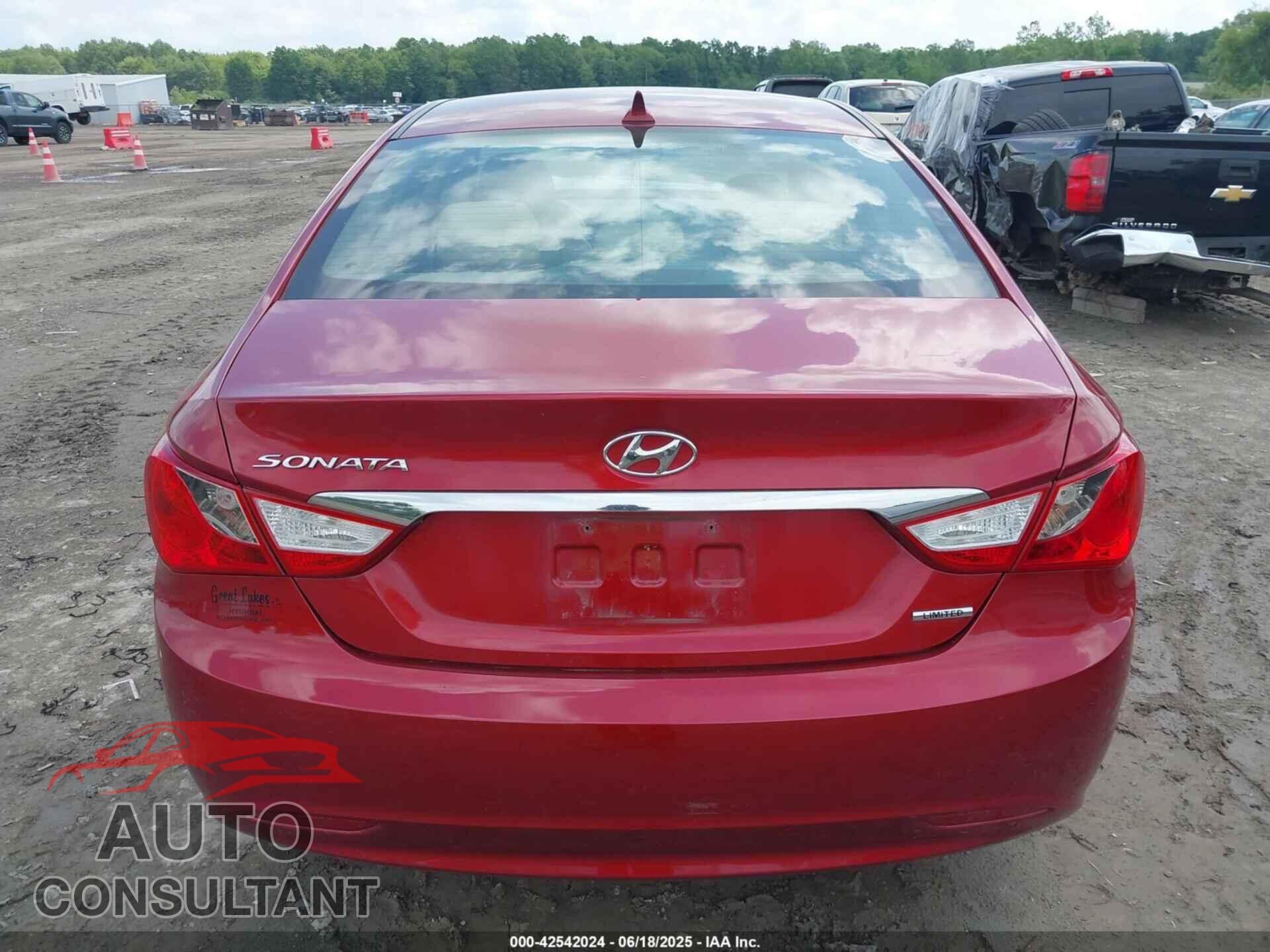 HYUNDAI SONATA 2011 - 5NPEC4AC4BH093253