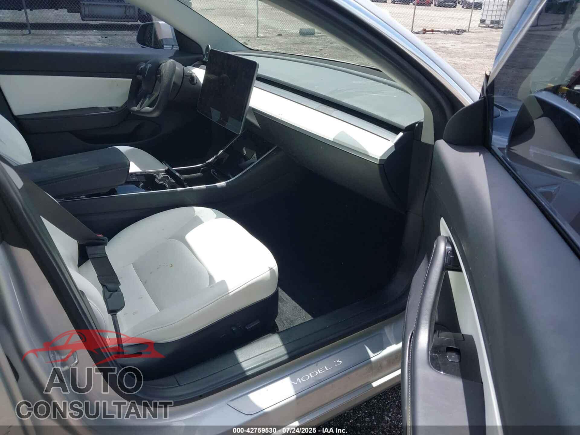 TESLA MODEL 3 2018 - 5YJ3E1EB7JF074825