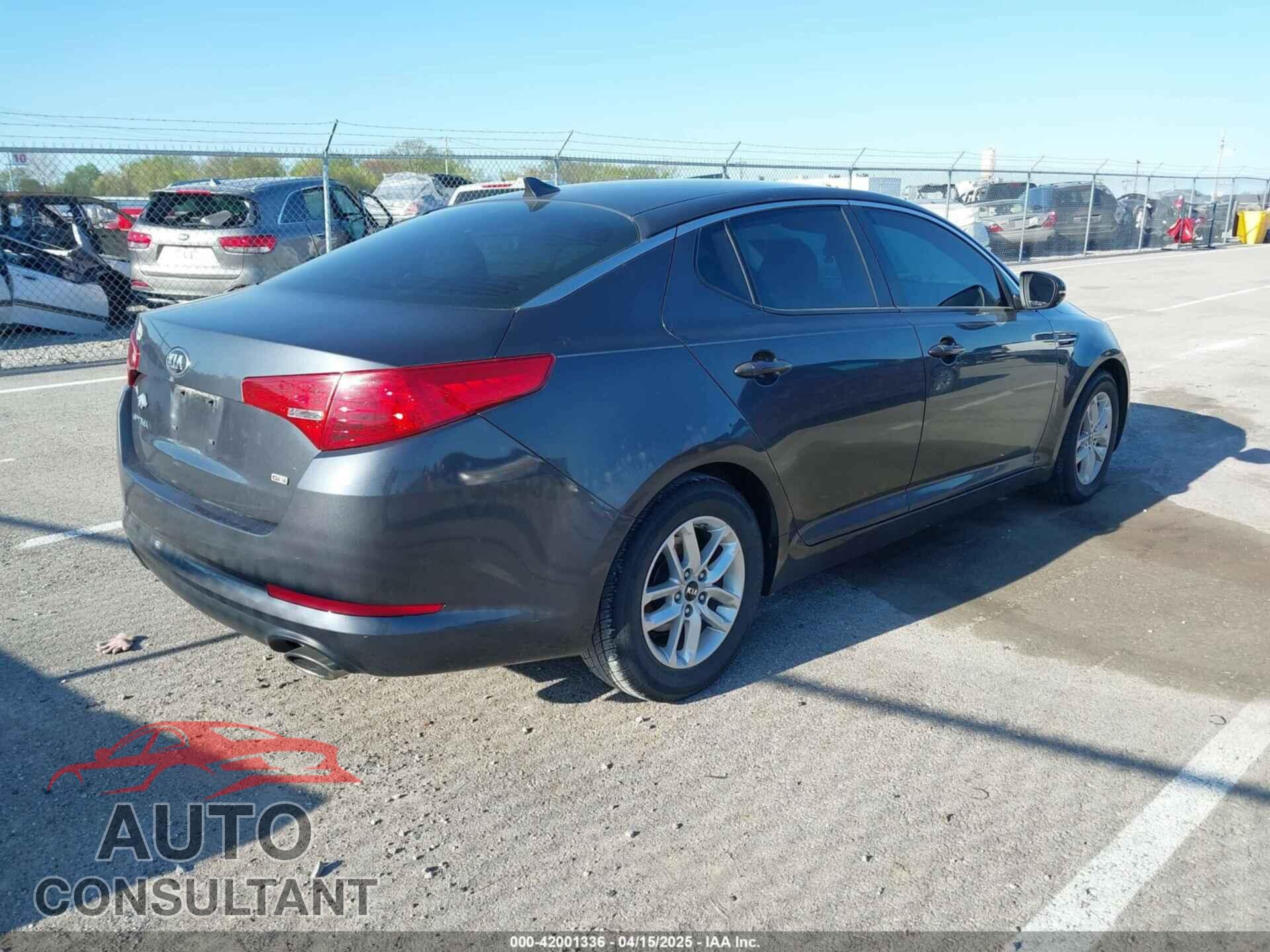 KIA OPTIMA 2011 - KNAGM4A78B5160961