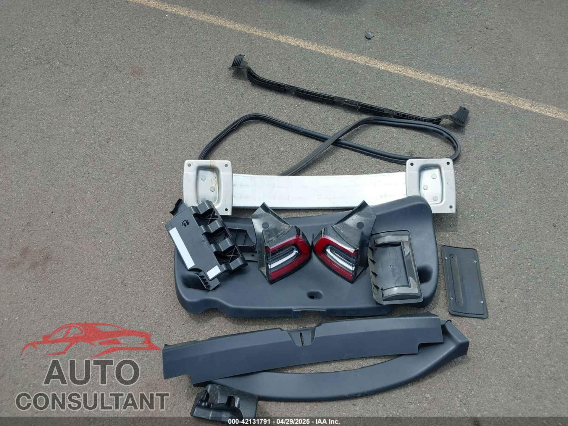 TESLA MODEL 3 2019 - 5YJ3E1EA7KF445166