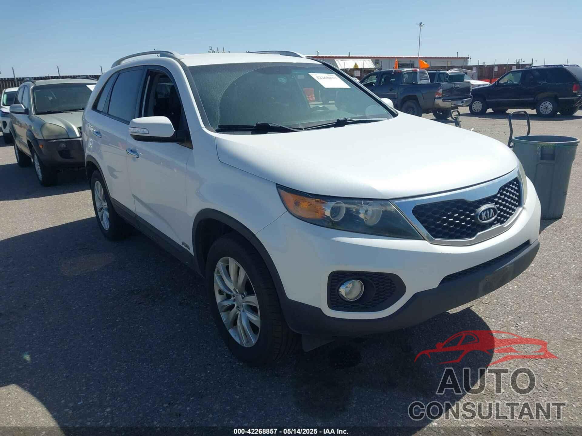 KIA SORENTO 2011 - 5XYKUDA29BG090671