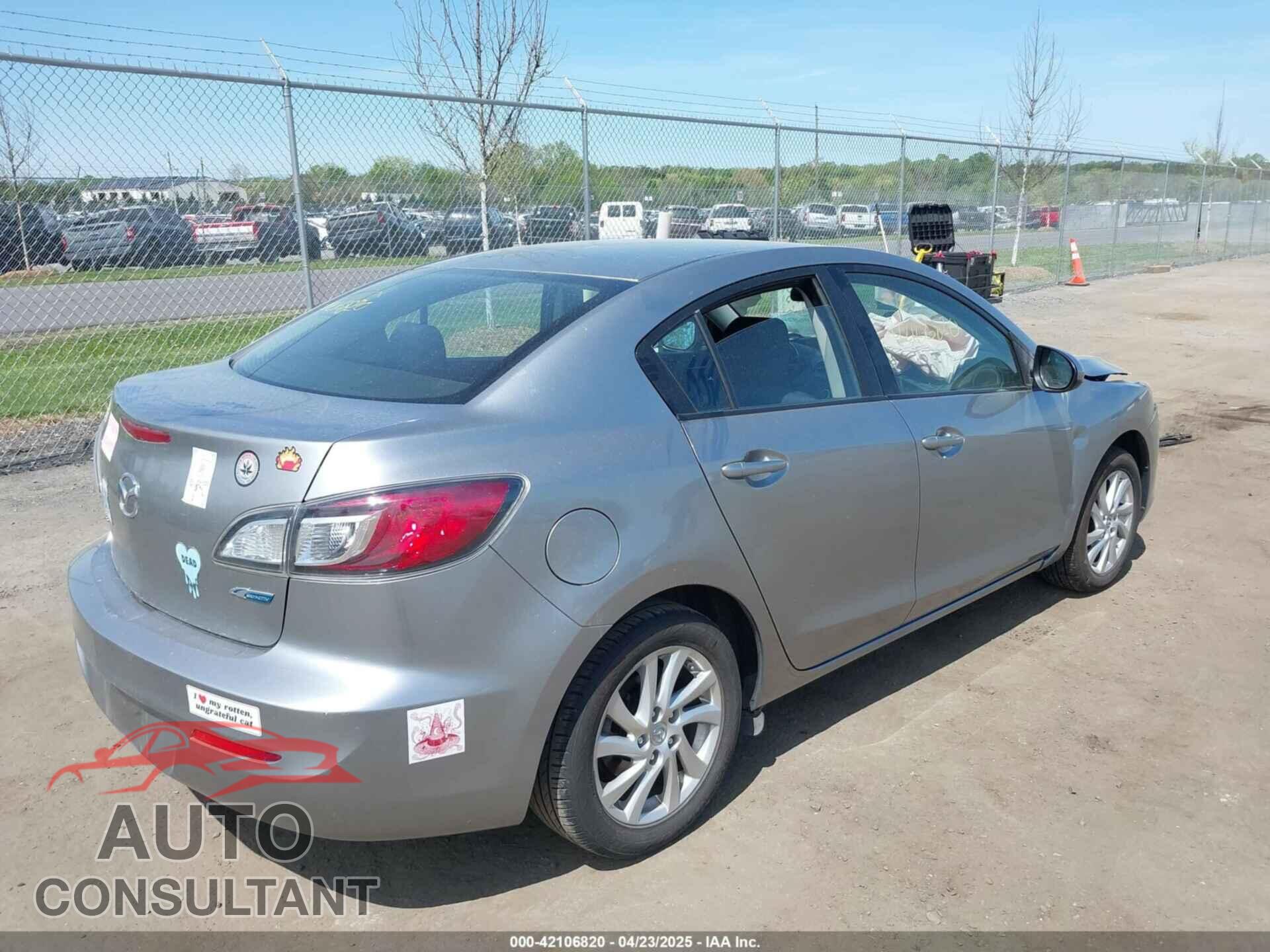 MAZDA MAZDA3 2012 - JM1BL1V85C1623374