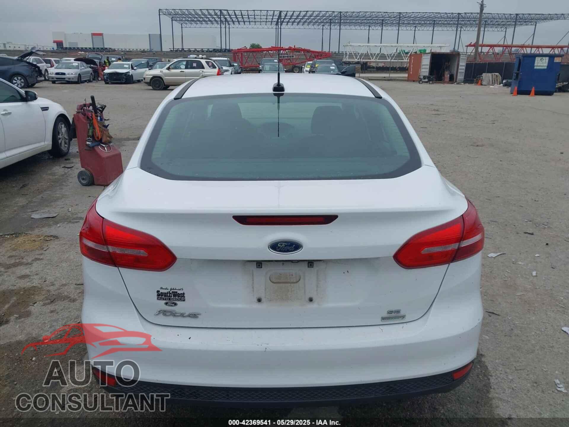 FORD FOCUS 2018 - 1FADP3FE8JL204200