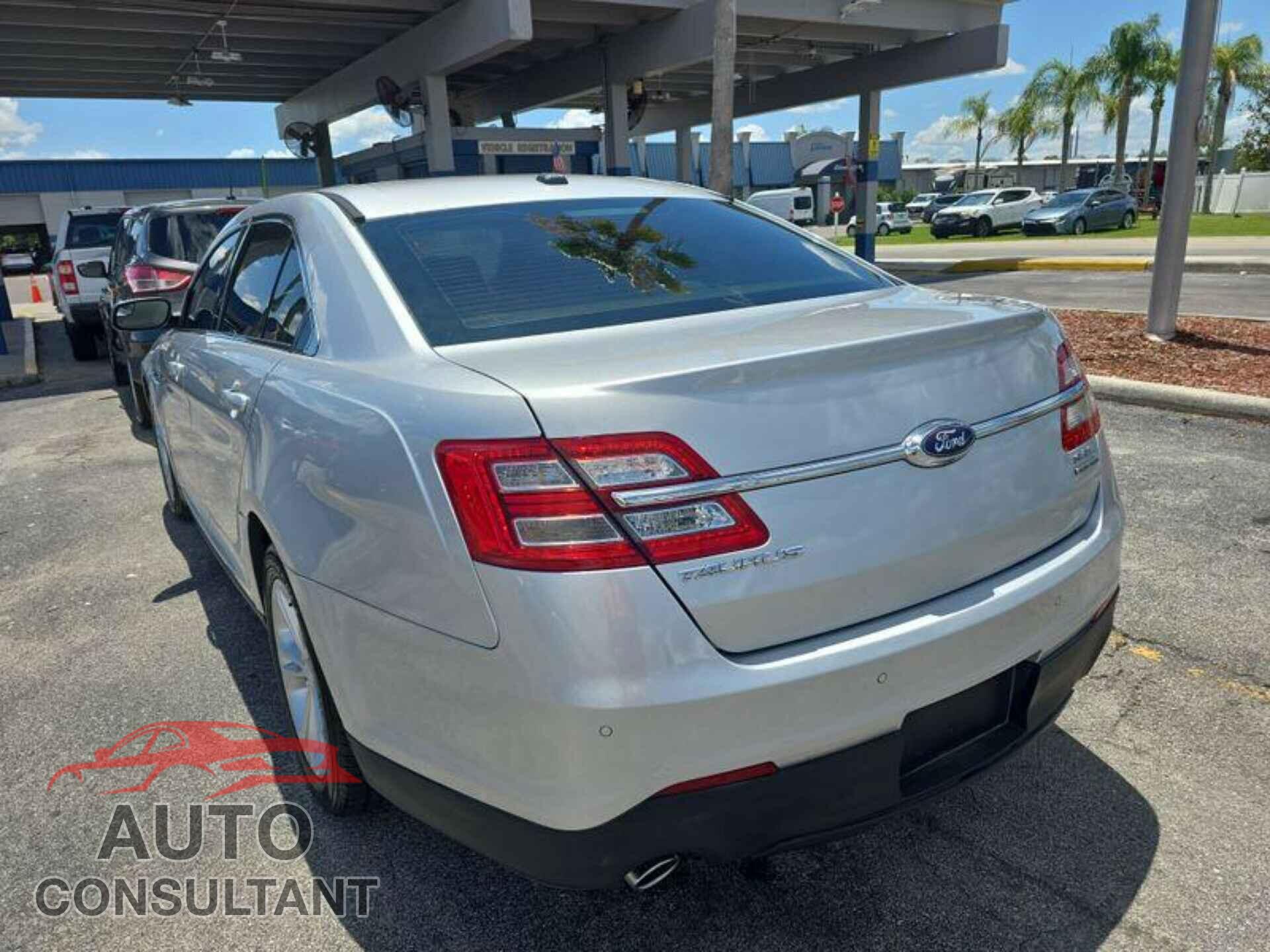 FORD TAURUS 2017 - 1FAHP2E81HG109911