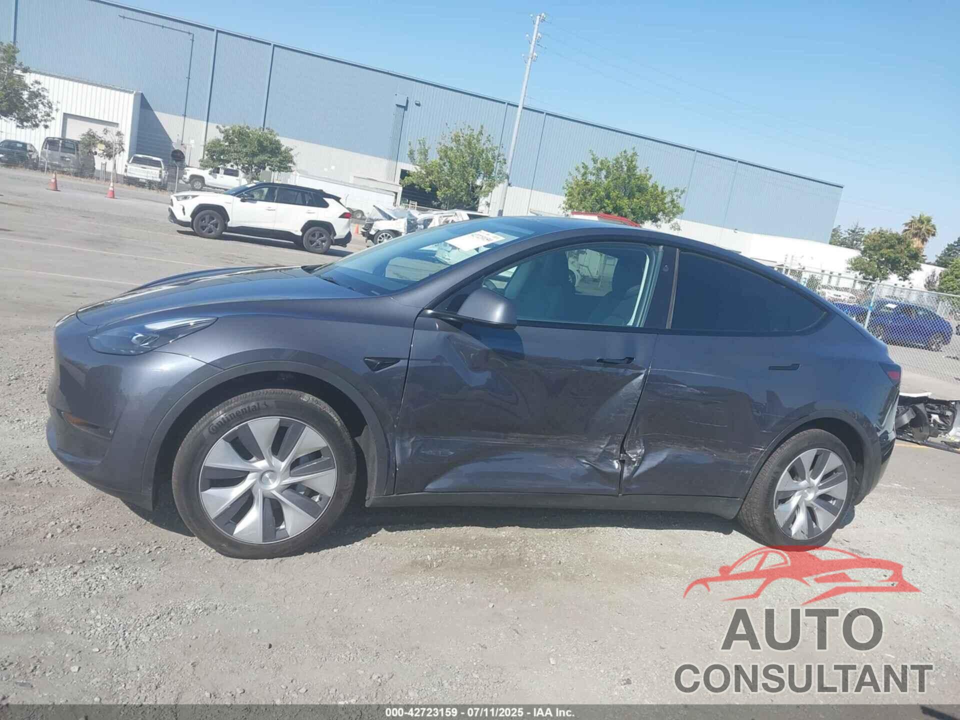 TESLA MODEL Y 2023 - 7SAYGDED4PF966724