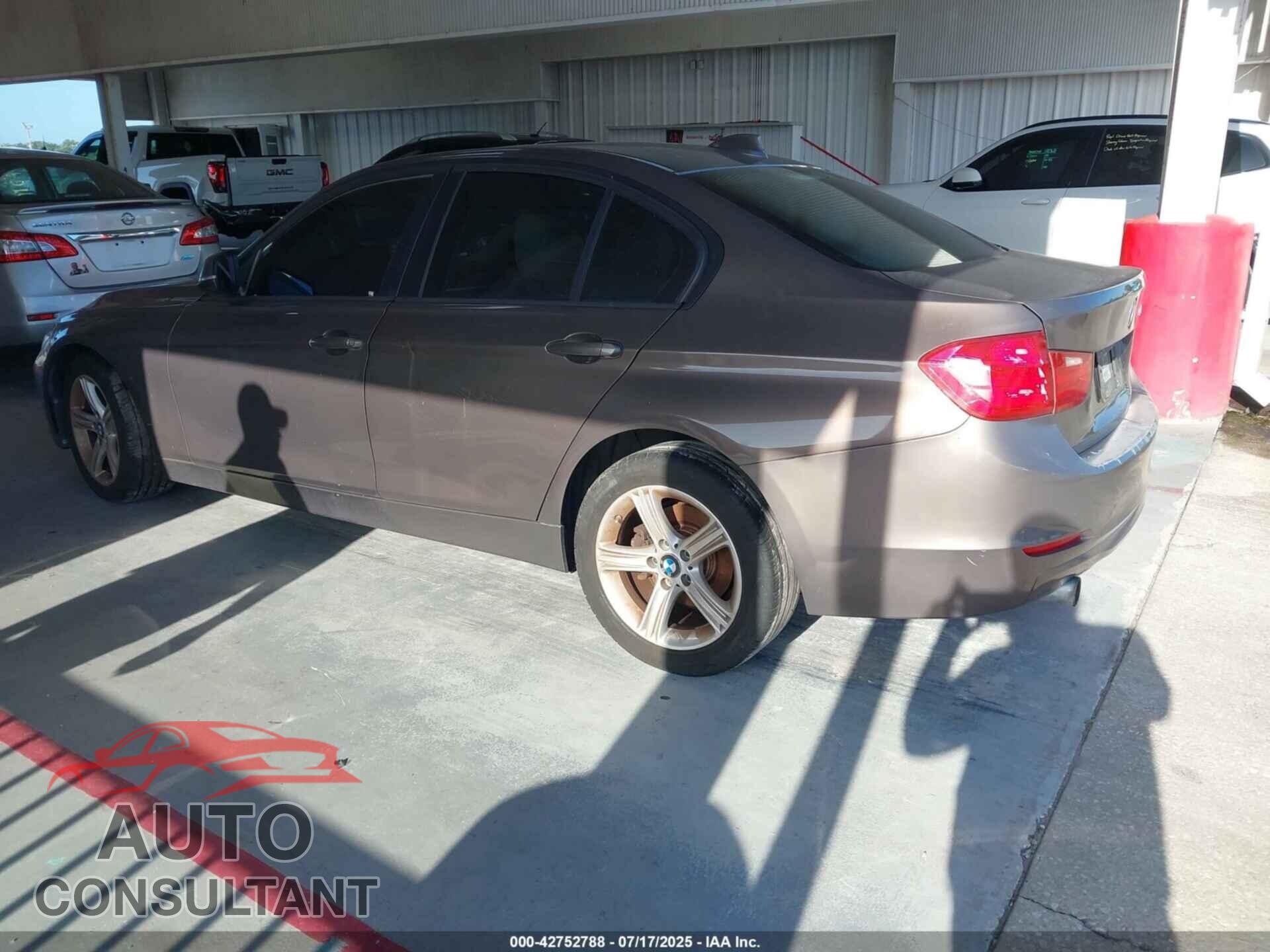 BMW 320I 2013 - WBA3B1C54DK129838