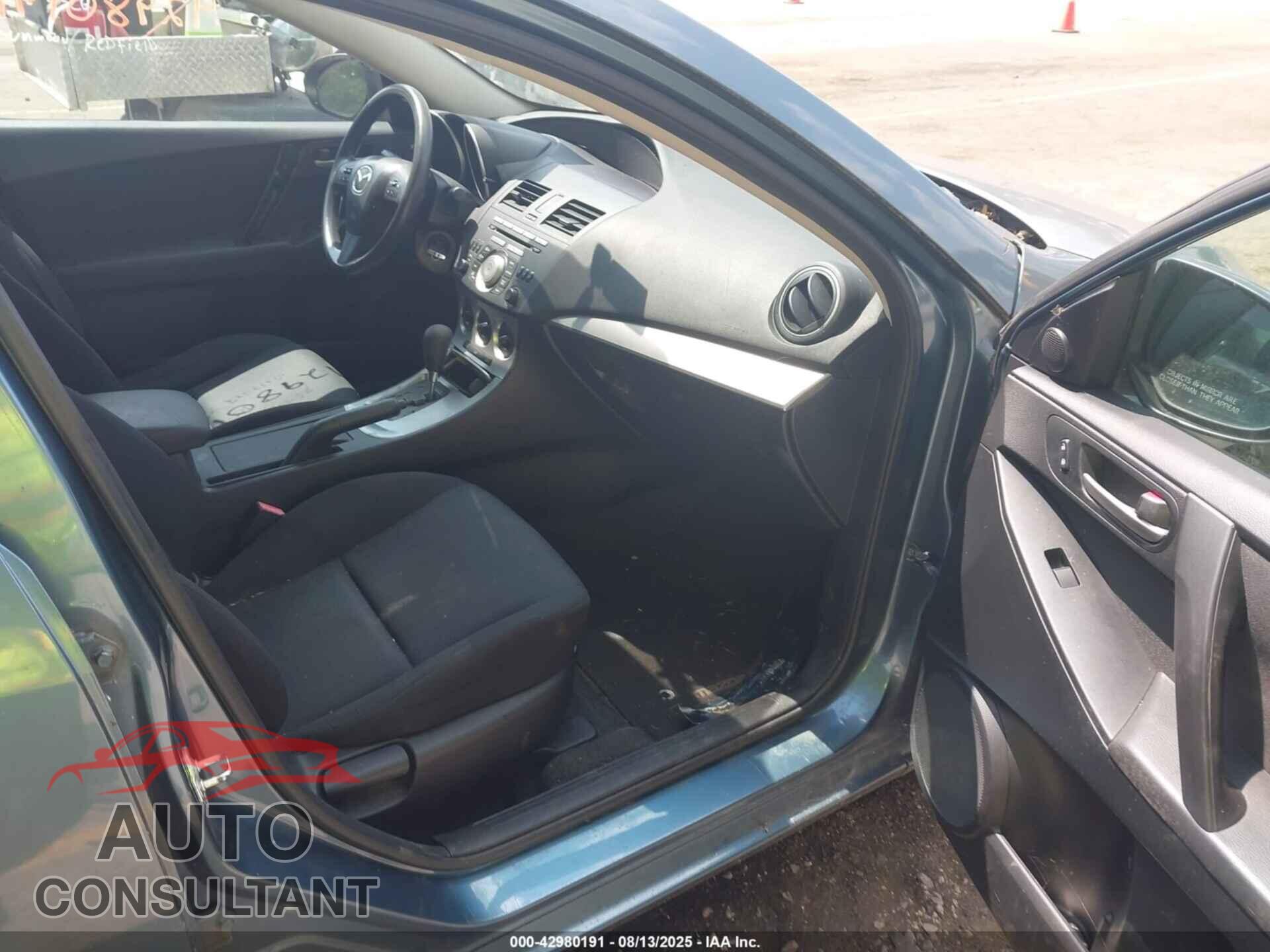 MAZDA MAZDA3 2011 - JM1BL1VF2B1386579