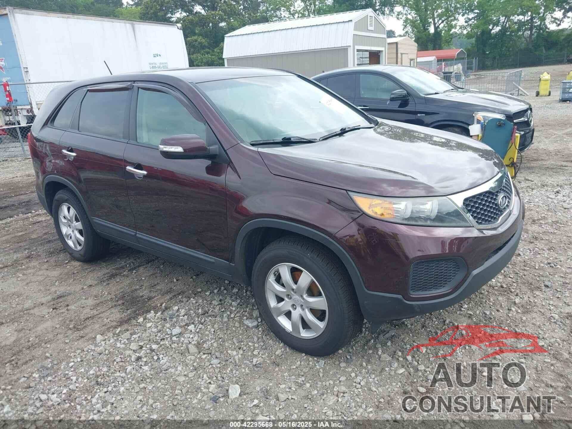 KIA SORENTO 2011 - 5XYKT3A11BG139866