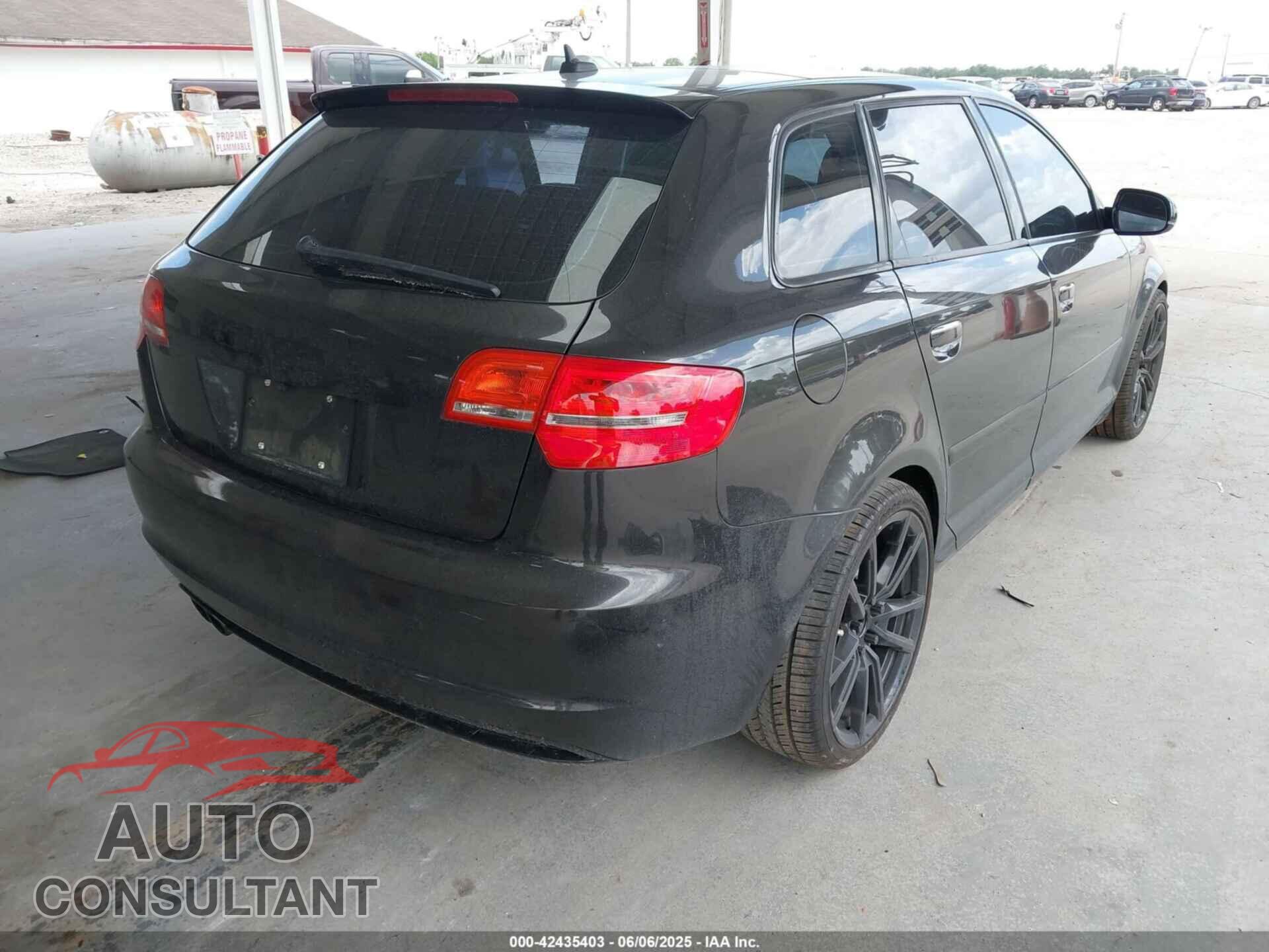 AUDI A3 2011 - WAUBEAFM9BA016587