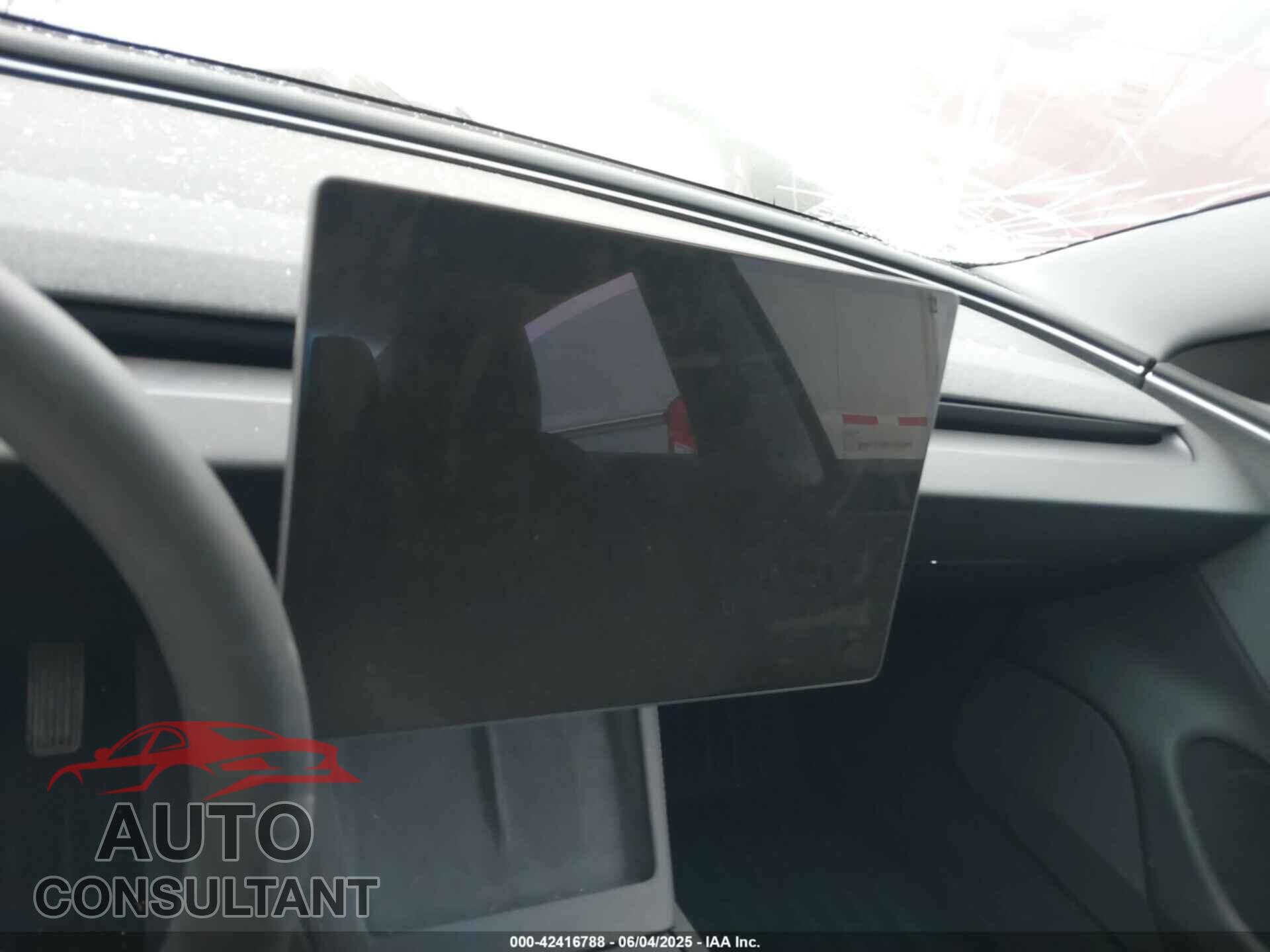 TESLA MODEL 3 2024 - 5YJ3E1EA7RF772127