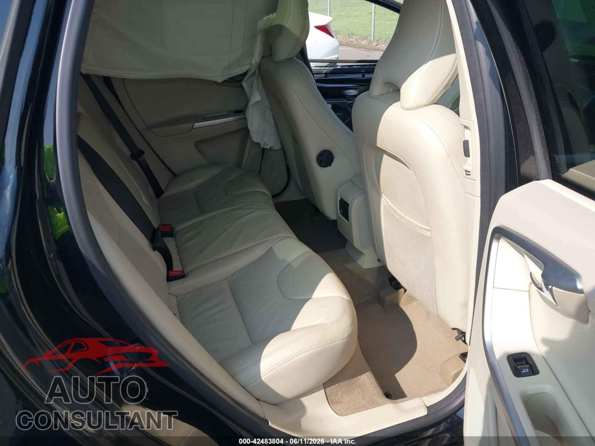 VOLVO XC60 2010 - YV4992DZ3A2032509