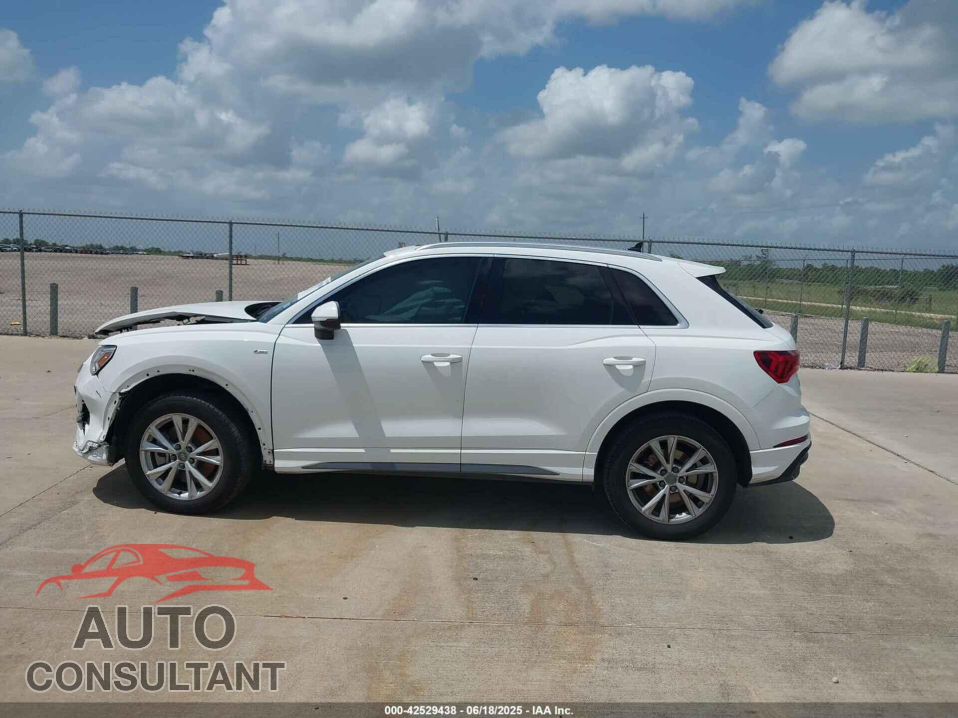 AUDI Q3 2021 - WA1EECF36M1007989
