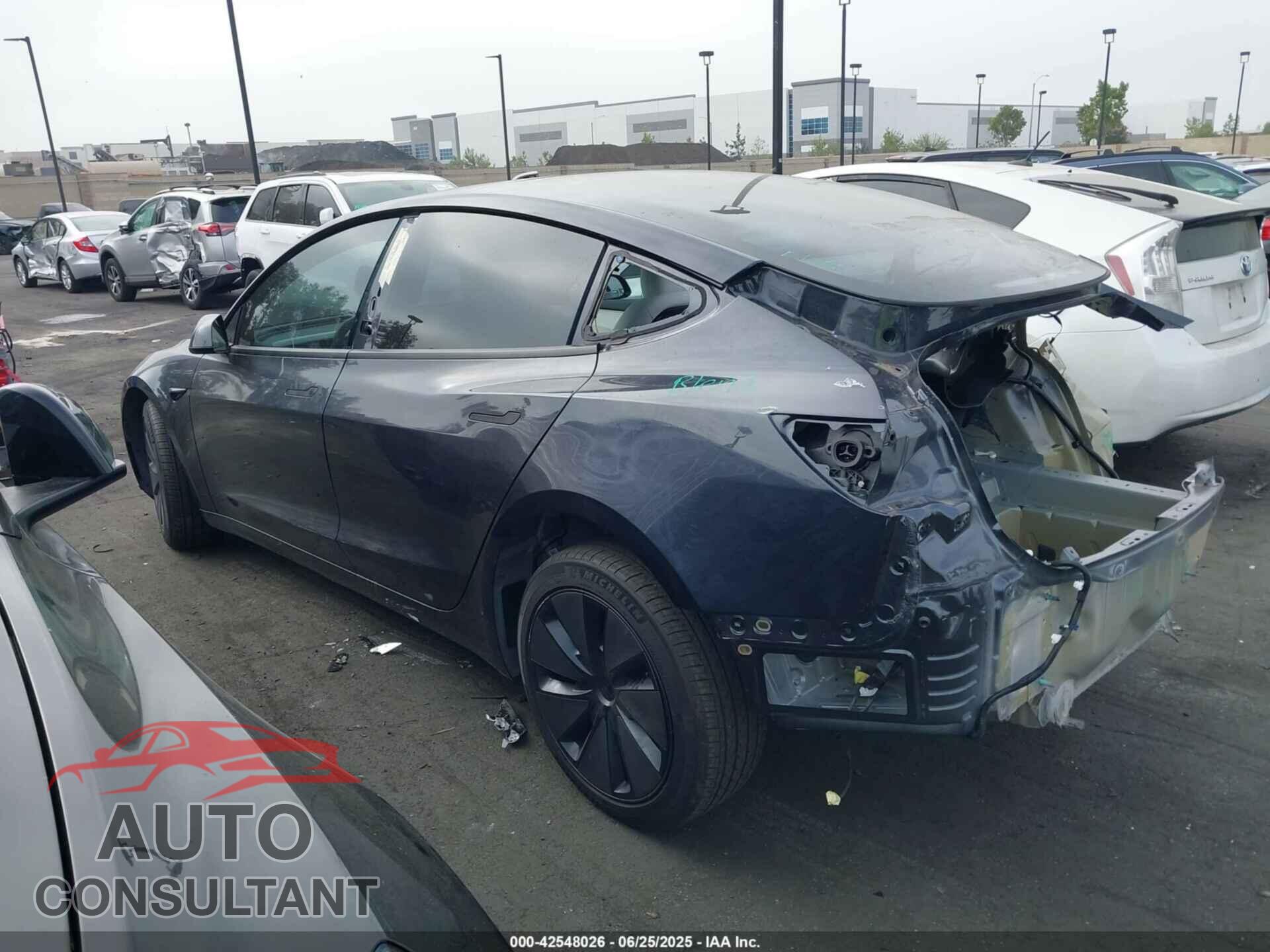 TESLA MODEL 3 2024 - 5YJ3E1EA5RF866605