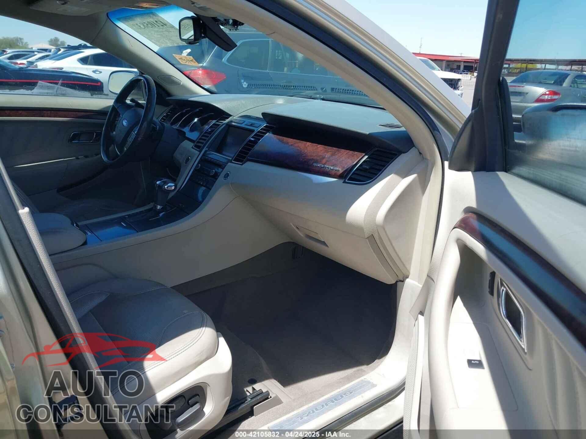 FORD TAURUS 2010 - 1FAHP2FW1AG140417