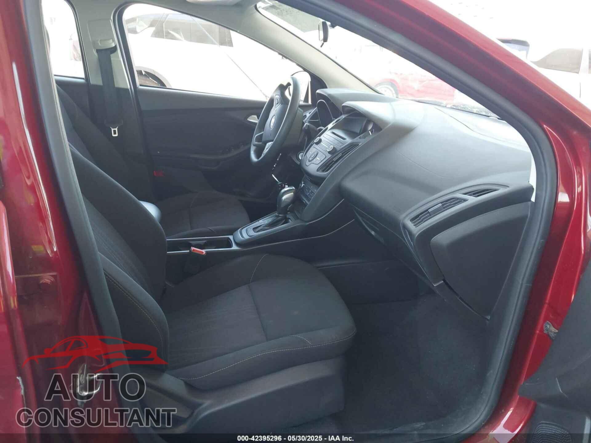 FORD FOCUS 2015 - 1FADP3K29FL201325