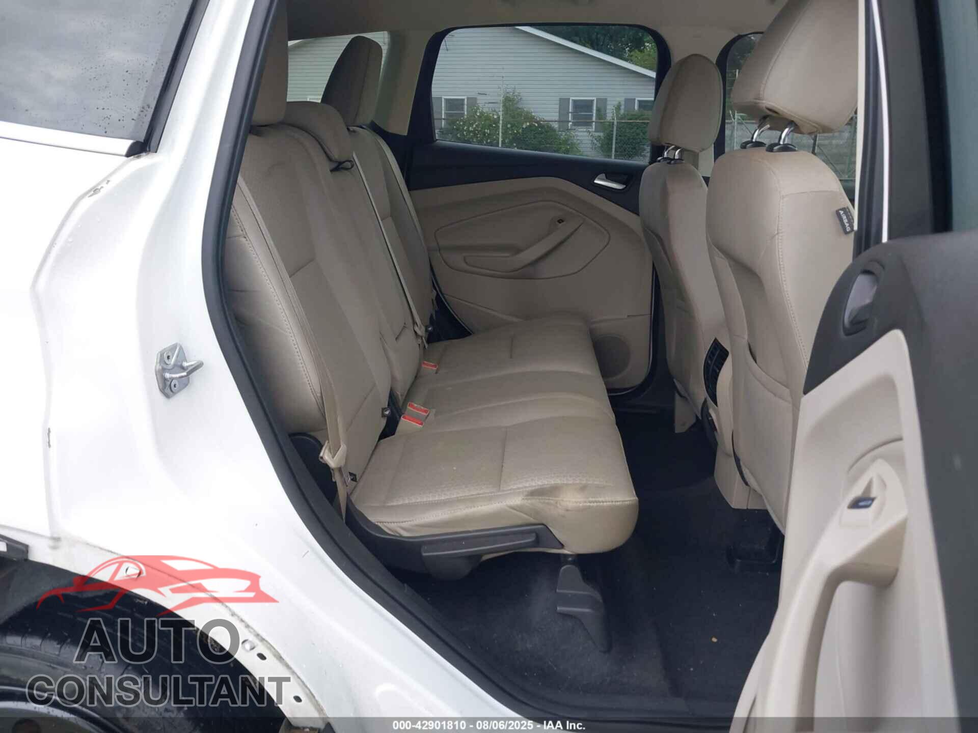 FORD ESCAPE 2017 - 1FMCU0GD5HUB49014