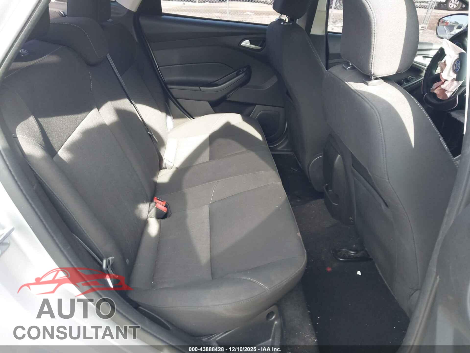 FORD FOCUS 2017 - 1FADP3F22HL281726