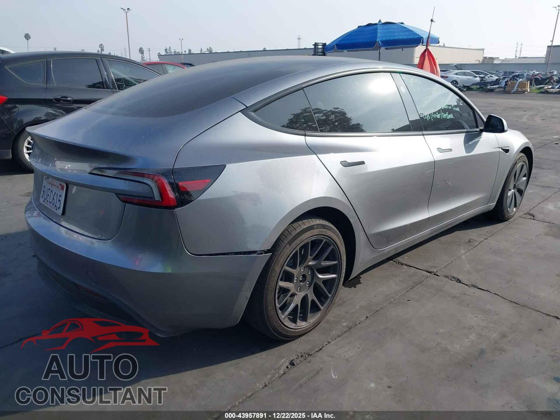 TESLA MODEL 3 2025 - 5YJ3E1EAXSF025000