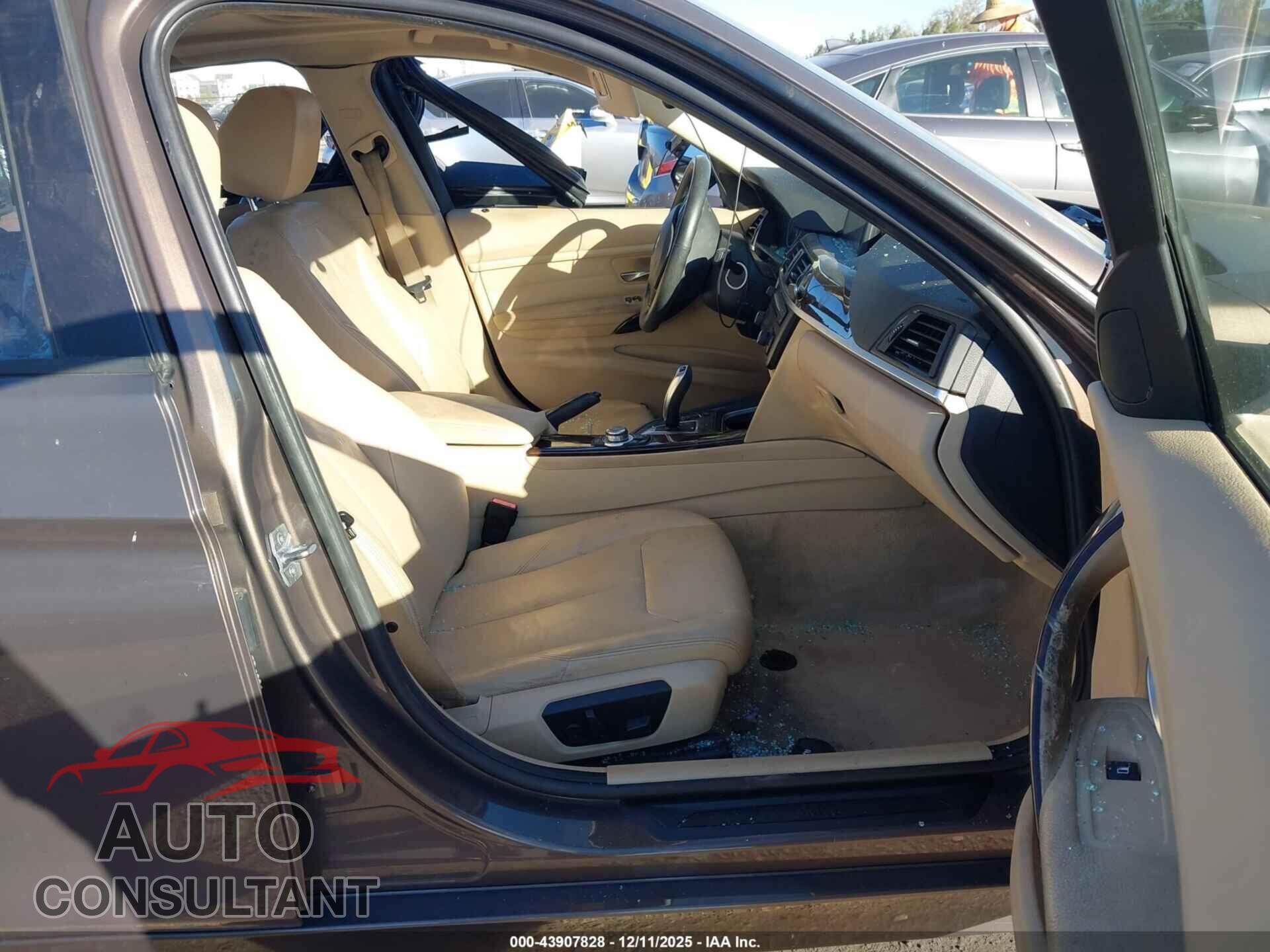 BMW 328I 2013 - WBA3B5G50DNP40921