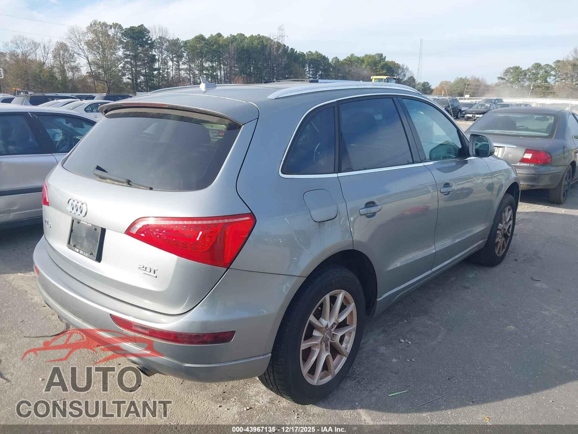 AUDI Q5 2011 - WA1CFAFP1BA010310